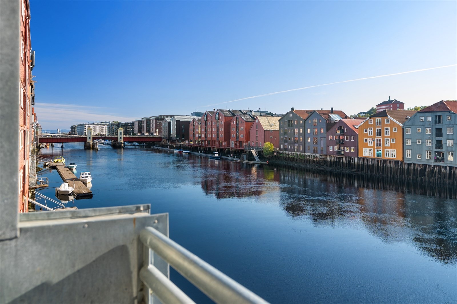 Proaktiv Eiendomsmegling Trondheim Øst Fint kontorlokale i ærverdig bryggerekke mot