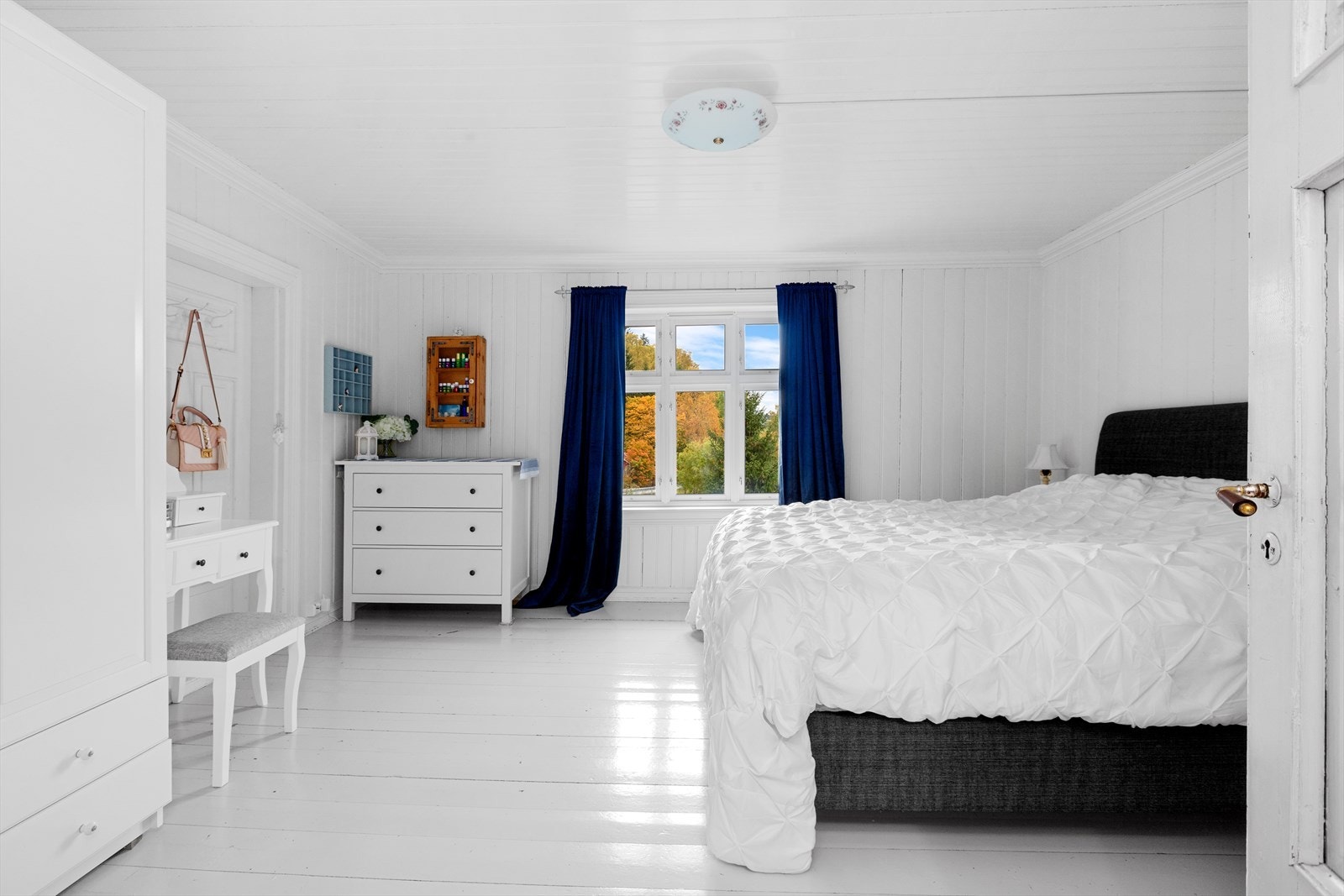 Ett av fire soverom i 2. etg. Galleribilde