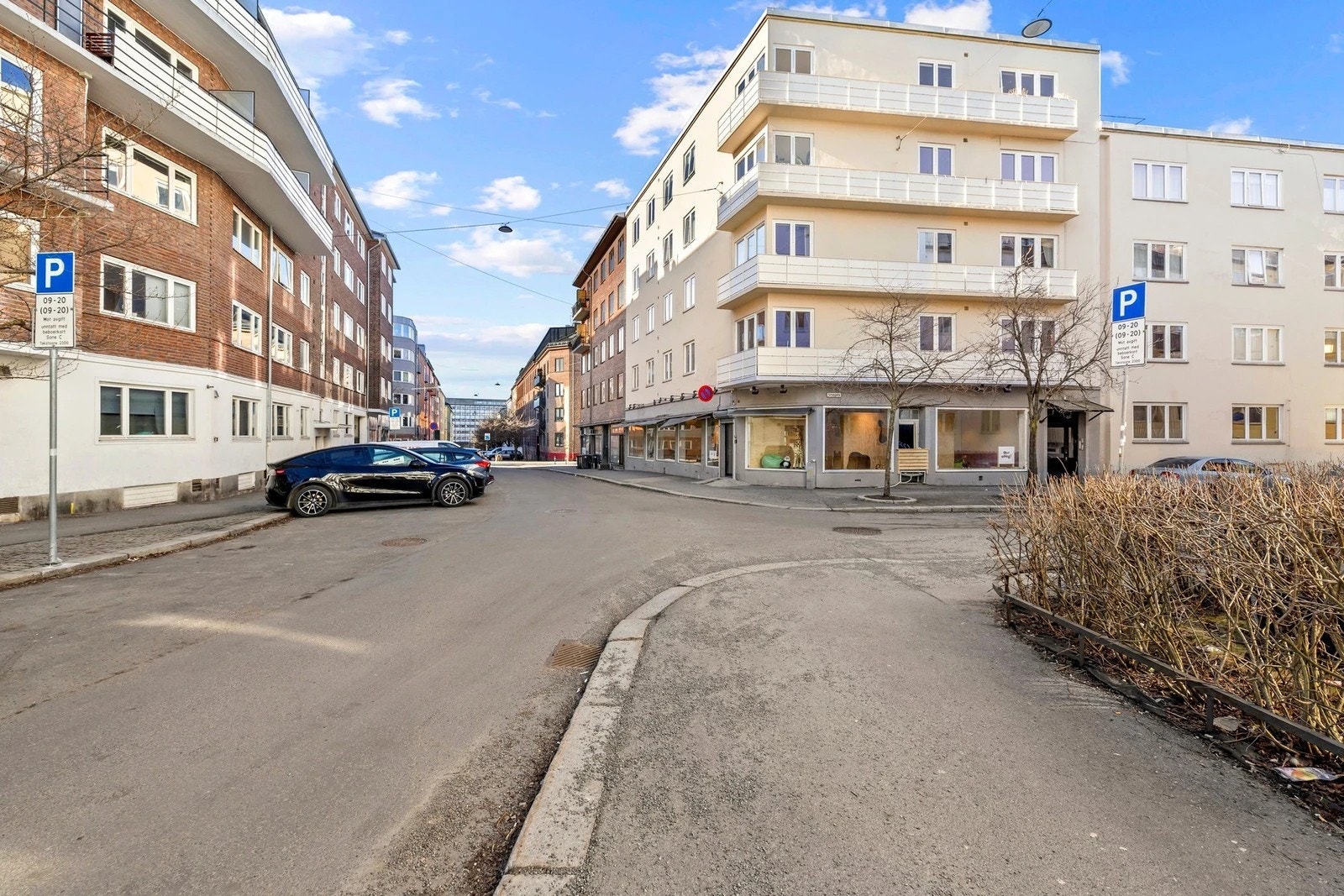 Området har et svært godt kollektivtilbud, med Tøyen T-banestasjon kun 6 minutter unna. Galleribilde