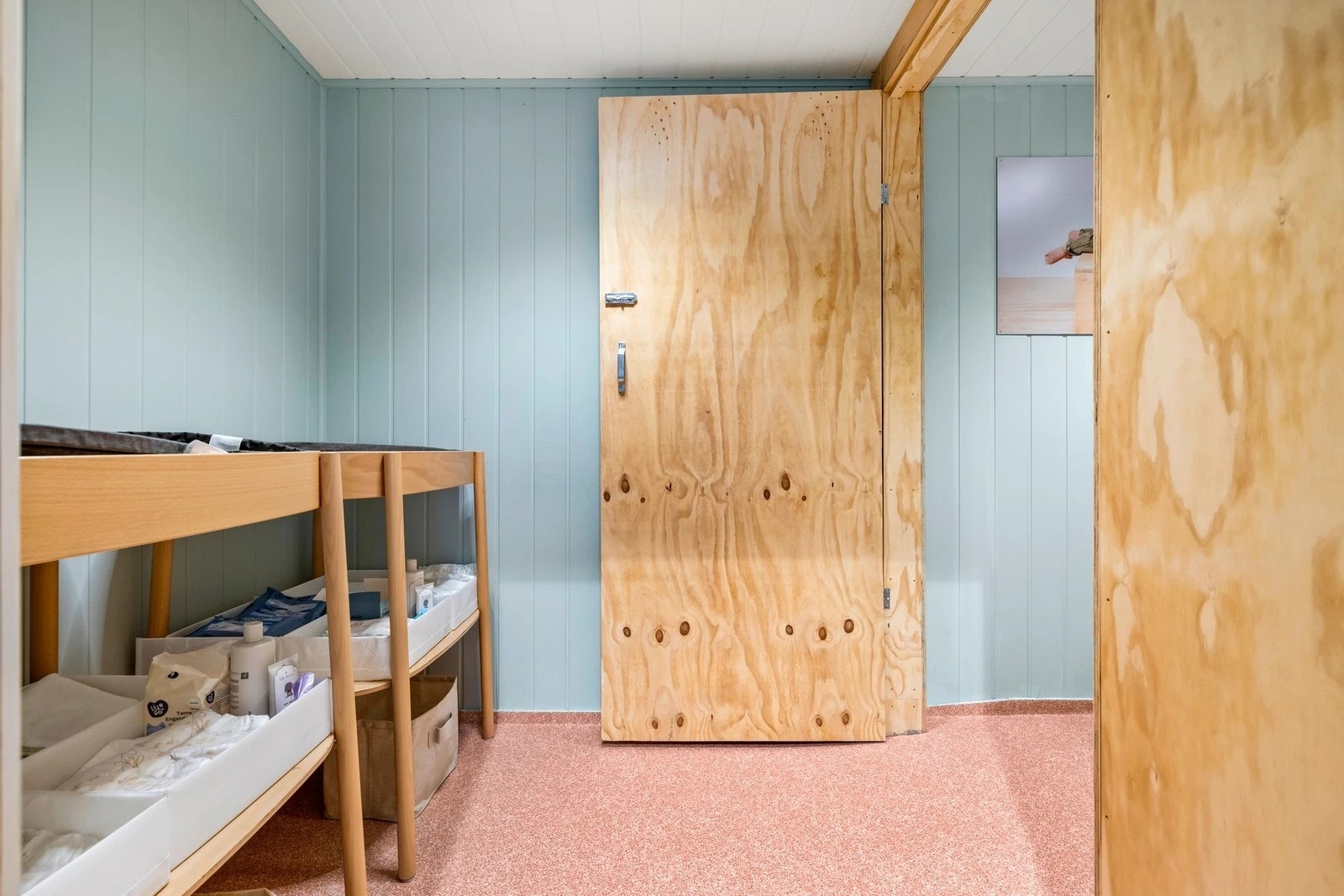 Et separat rom som kan benyttes som kontor, behandlingsrom eller stellerom. Galleribilde