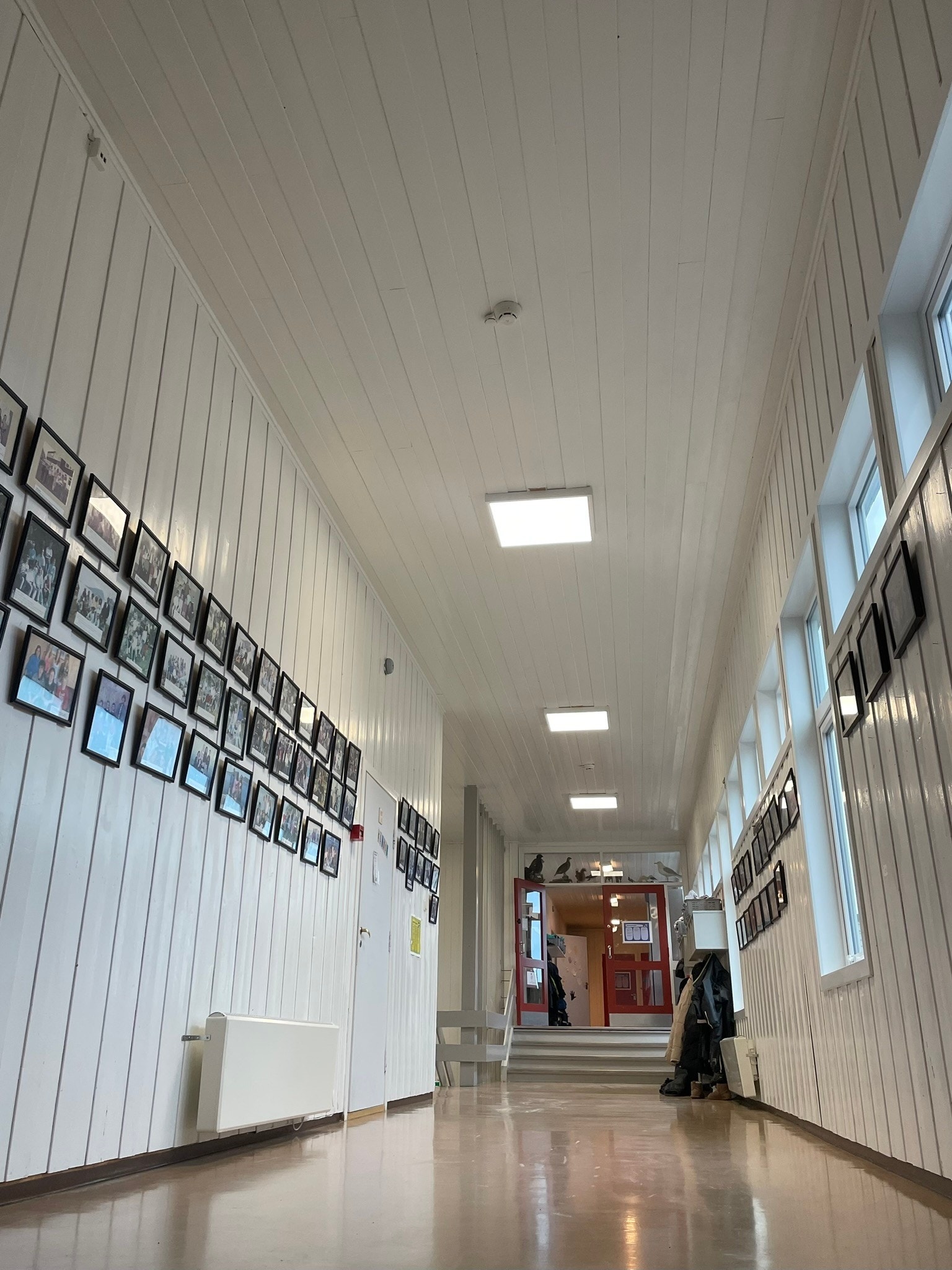 God takhøgde i gang og trapperom. Galleribilde