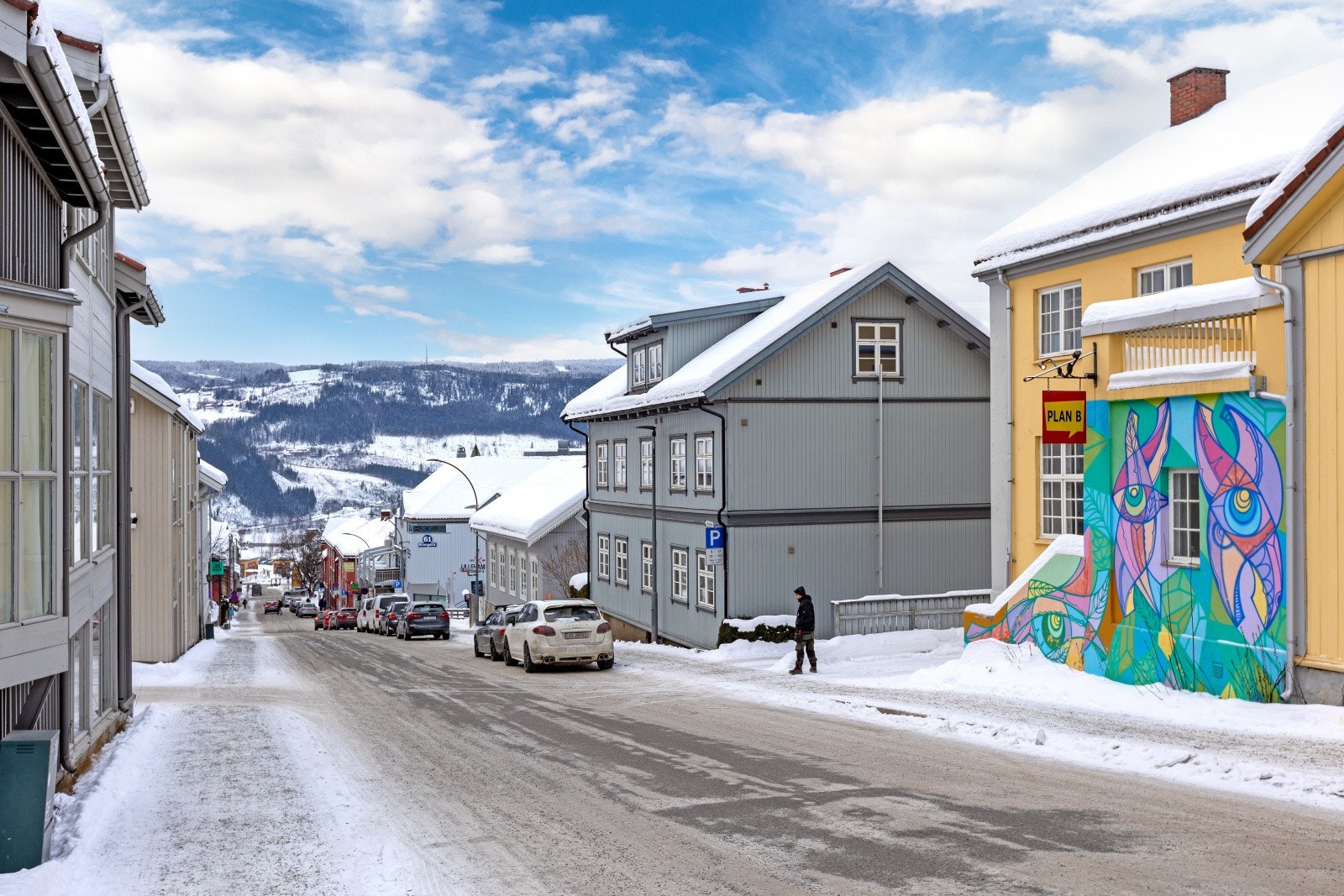 Jernbanegata. Skysstasjonen ligger i enden av gata. Galleribilde