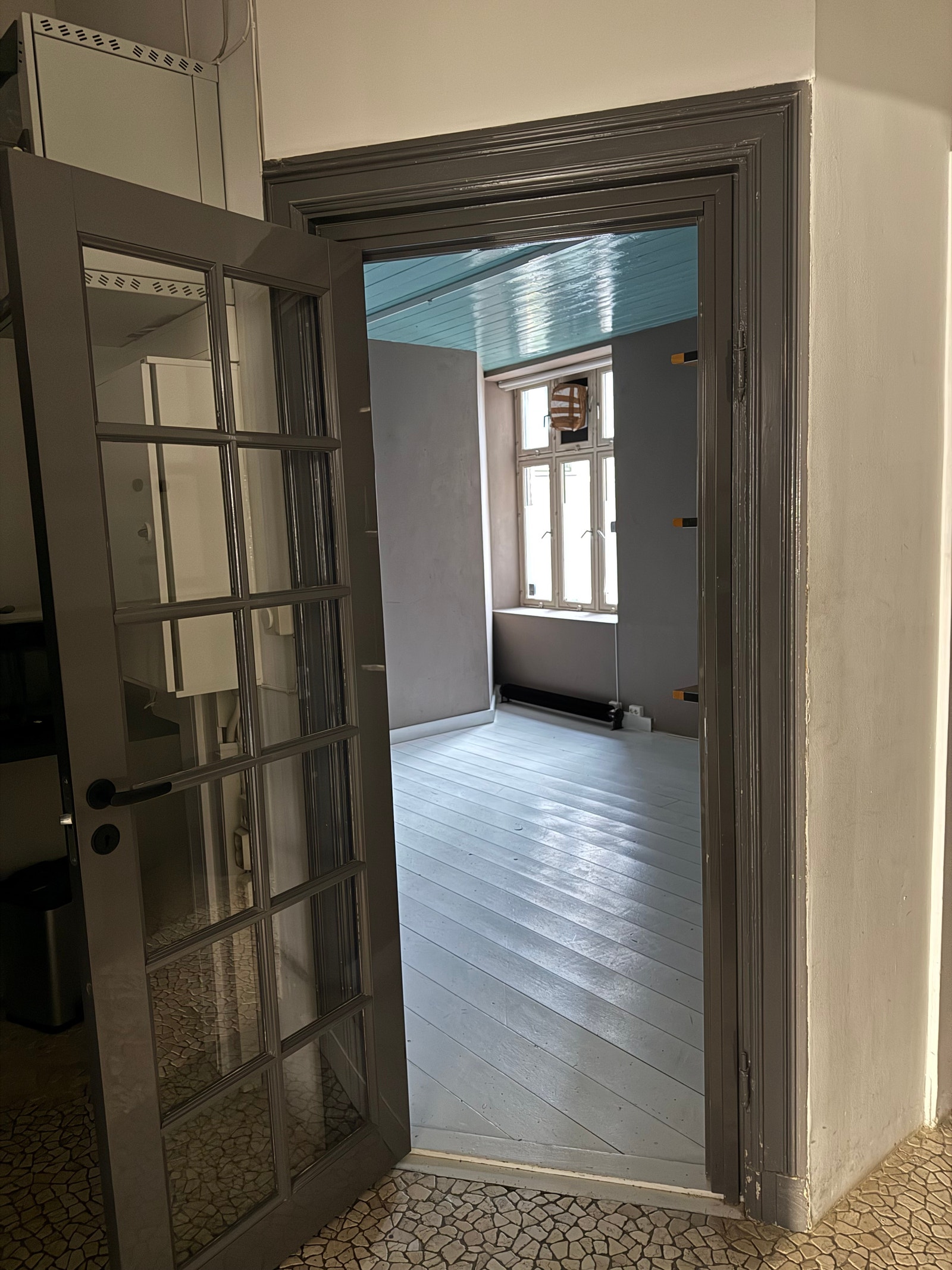 Inngang til f.eks. kontor. Galleribilde