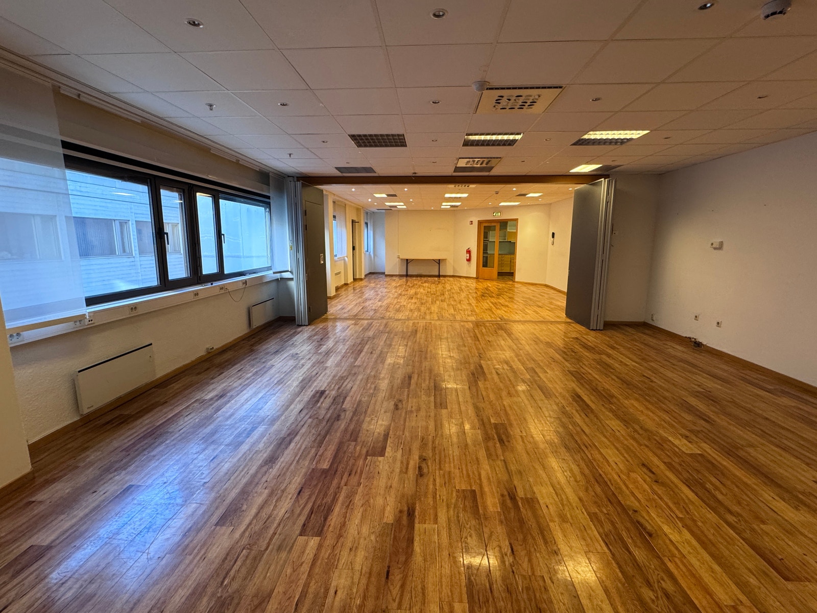 144 m2 bta til leie, mulighet for 197 m2 bta ved å slå sammen nabolokale Galleribilde