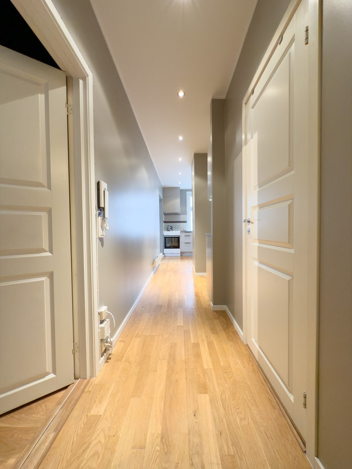 Gang i leilighet 2. etg. Galleribilde