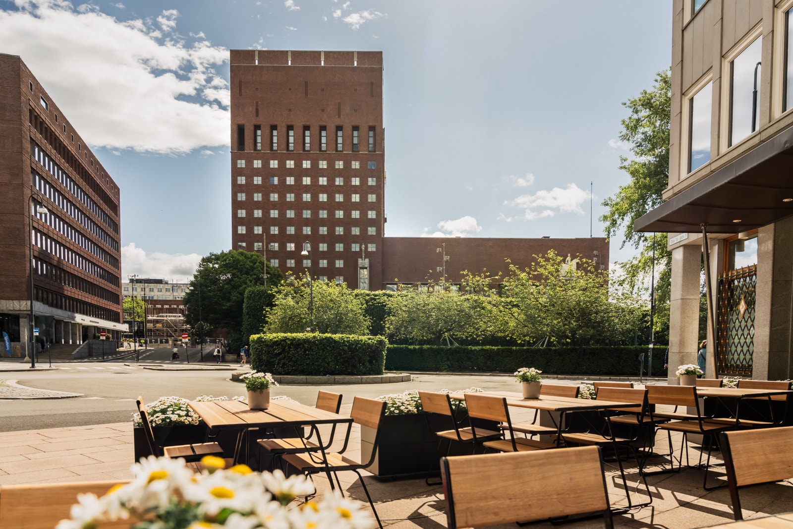 Hyggelig uteservering, perfekt for å samles rundt dagens lunsj eller ettermiddagskaffe Galleribilde
