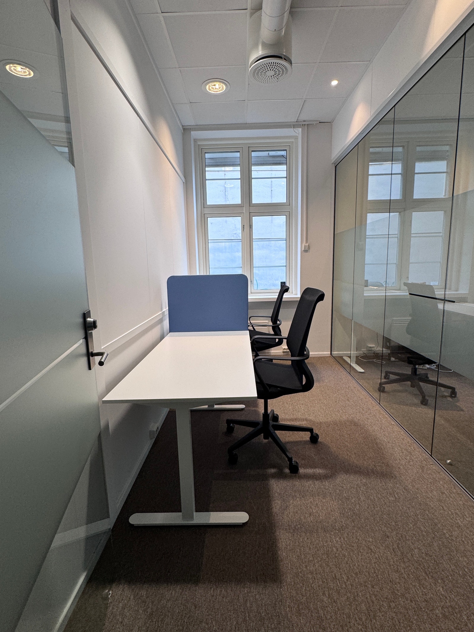 Ledig teamkontor for 2 Galleribilde