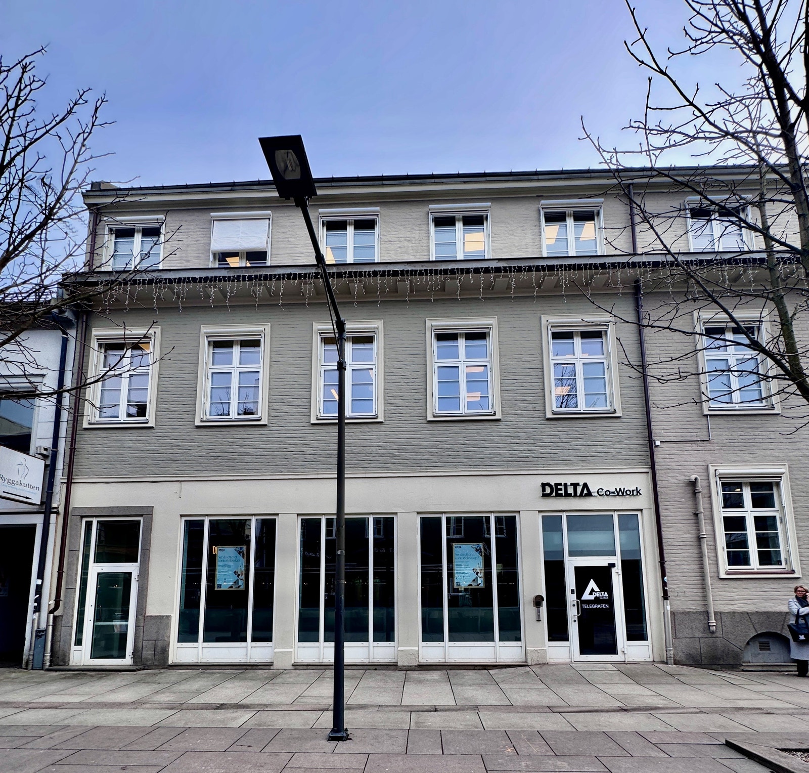 Vi tilbyr ulike medlemskap, alt samlet i én pris.
Plasser i åpent landskap, fast plass i åpent landskap og eget låsbart teamkontor. Galleribilde