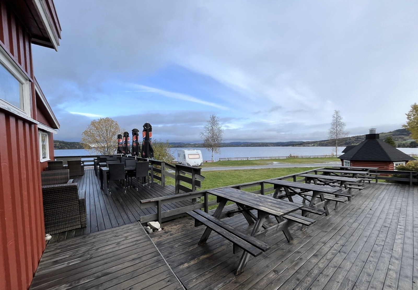 Flott uteservering ved serviceanlegget Galleribilde