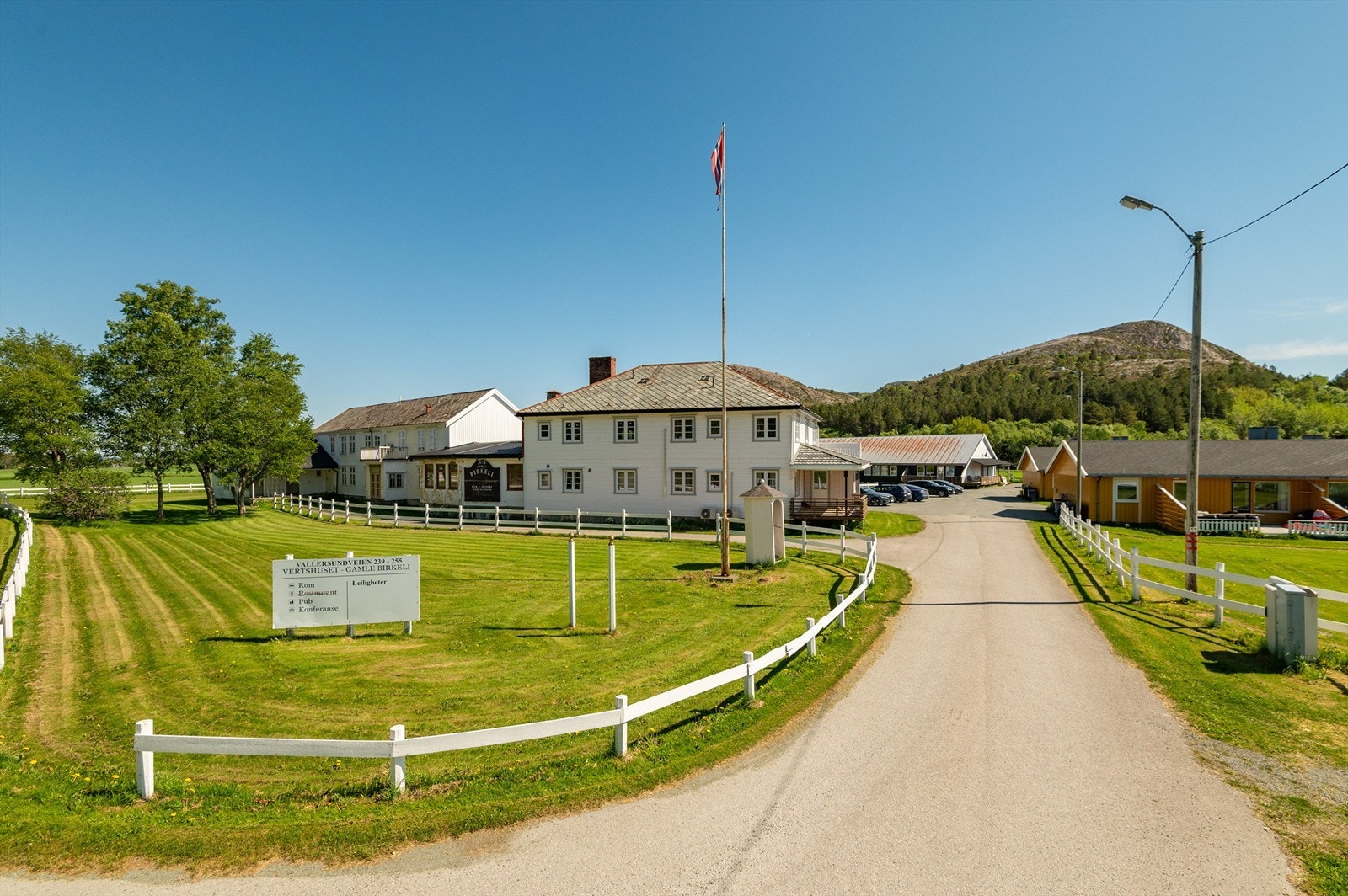 Stedet omtales som Gamle Birkeli, og har hatt ulike former for drift opp gjennom årene. Galleribilde