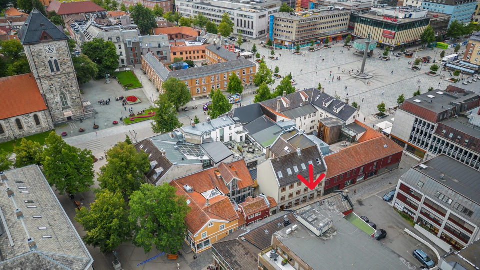 Dronebilde Sommerveita og Torvet. Galleribilde