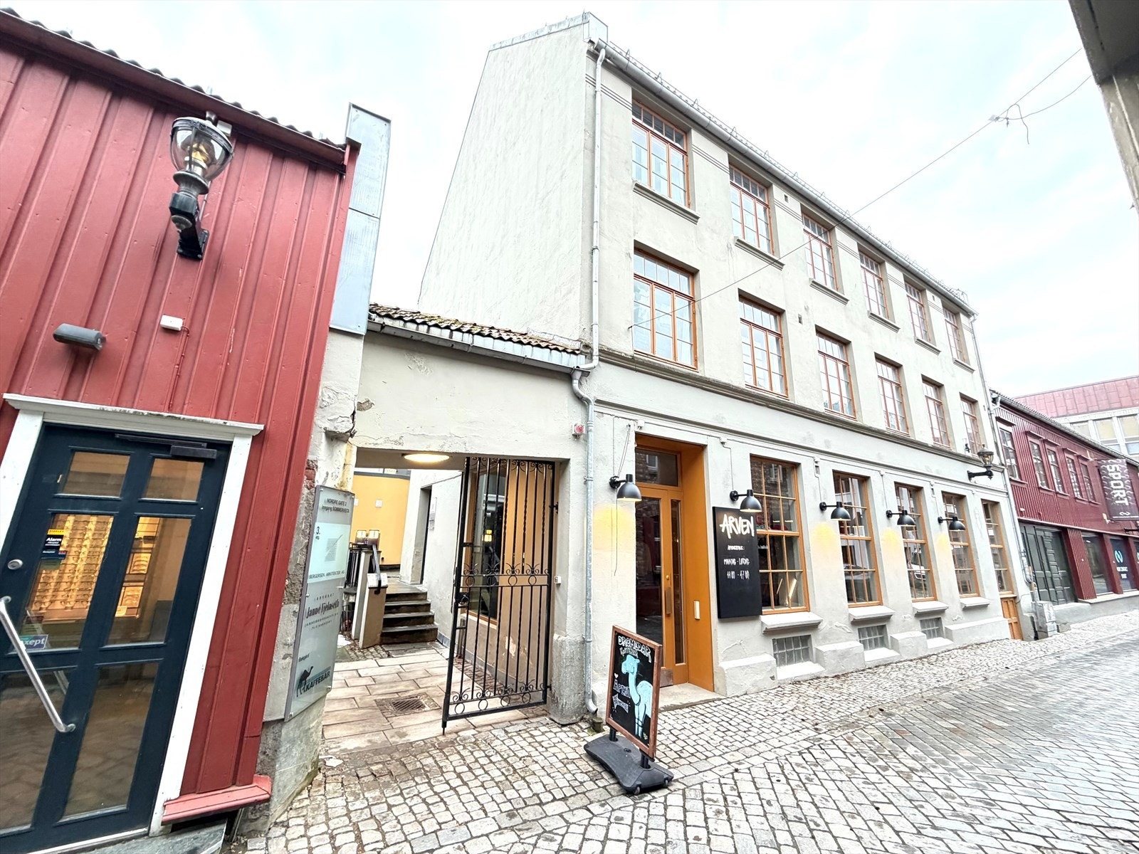 Velkommen til Nordre gate 2. Arealet ligger i 2. etasje. Galleribilde
