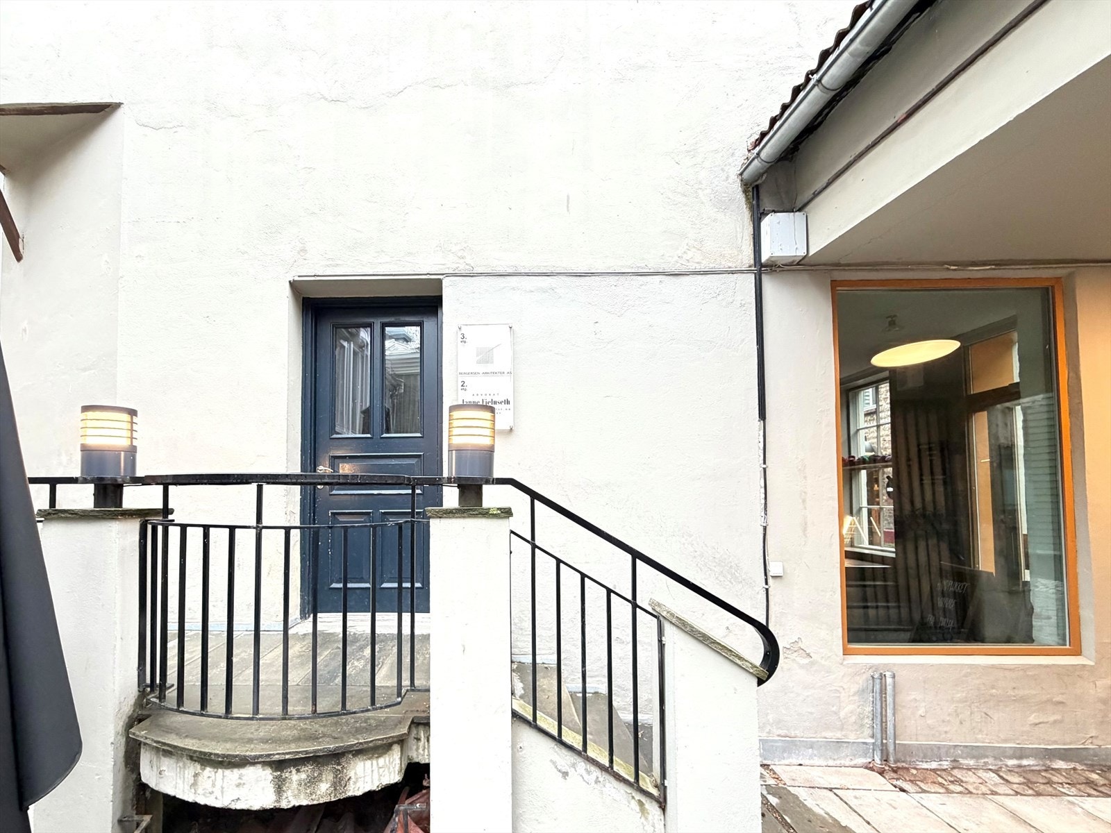 Inngangsparti. Galleribilde