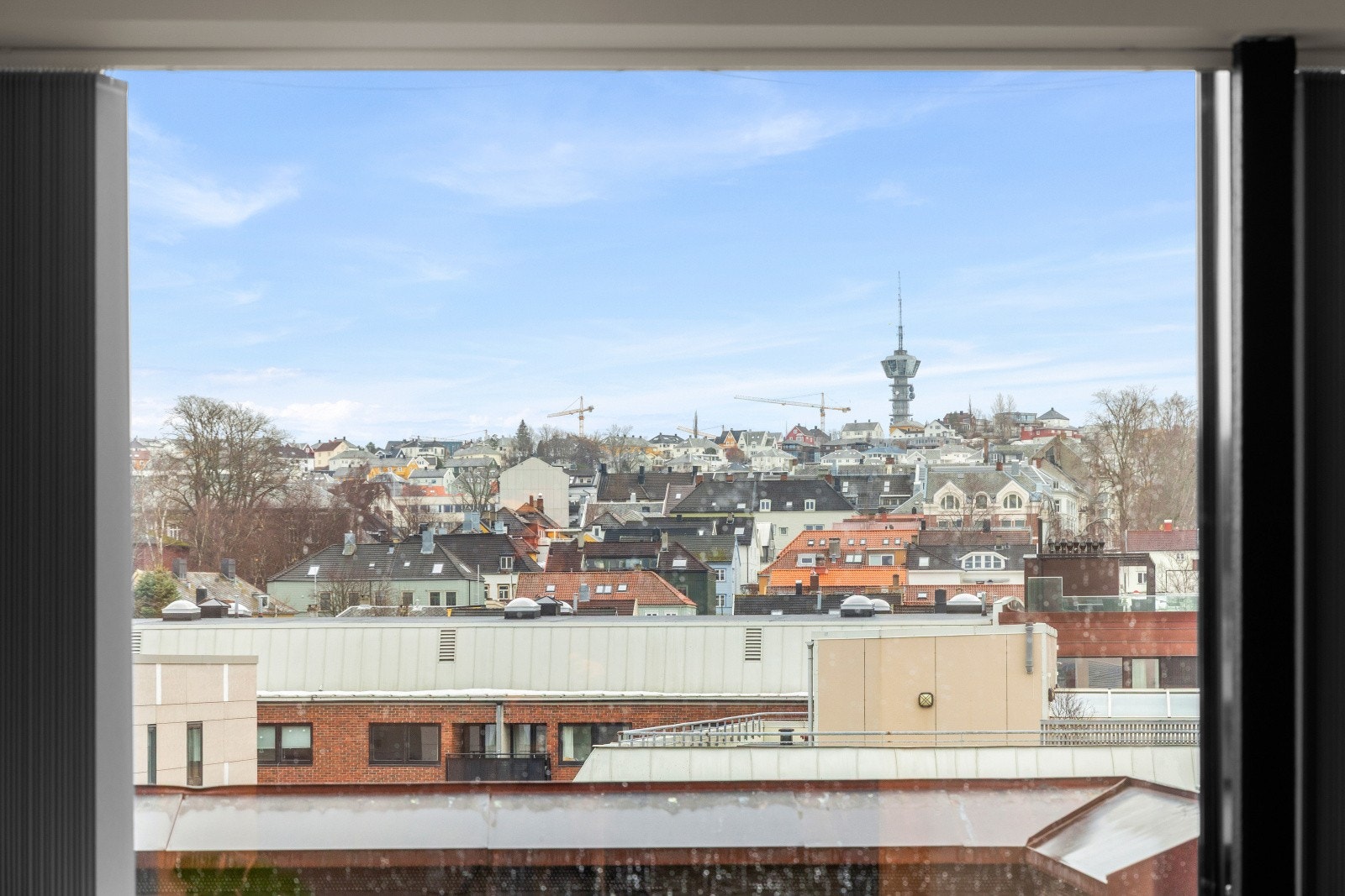 Toppetasjen fører med seg en flott utsikt i flere retninger Galleribilde