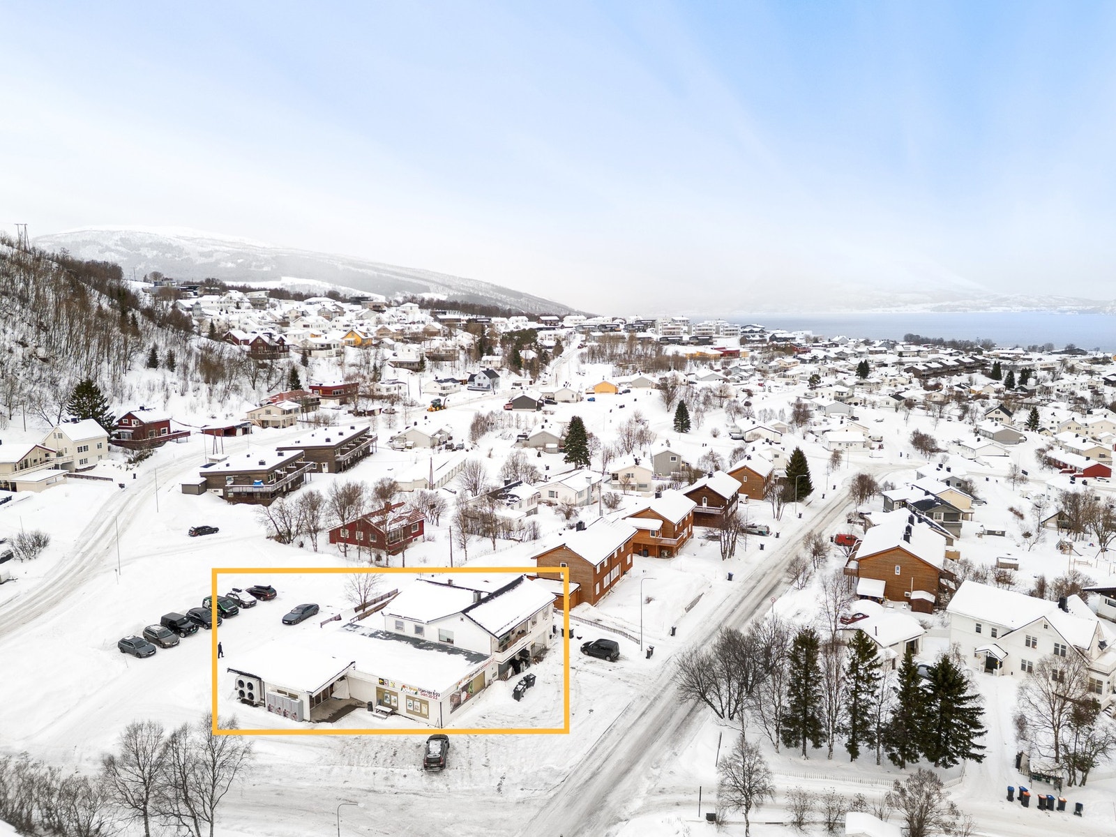 EIE eiendomsmegling v/Runar Bjørkelund har gleden av å presentere Bergsengveien 27.
Foto: Martynas Milkevicius/Cinematic Photography. Galleribilde