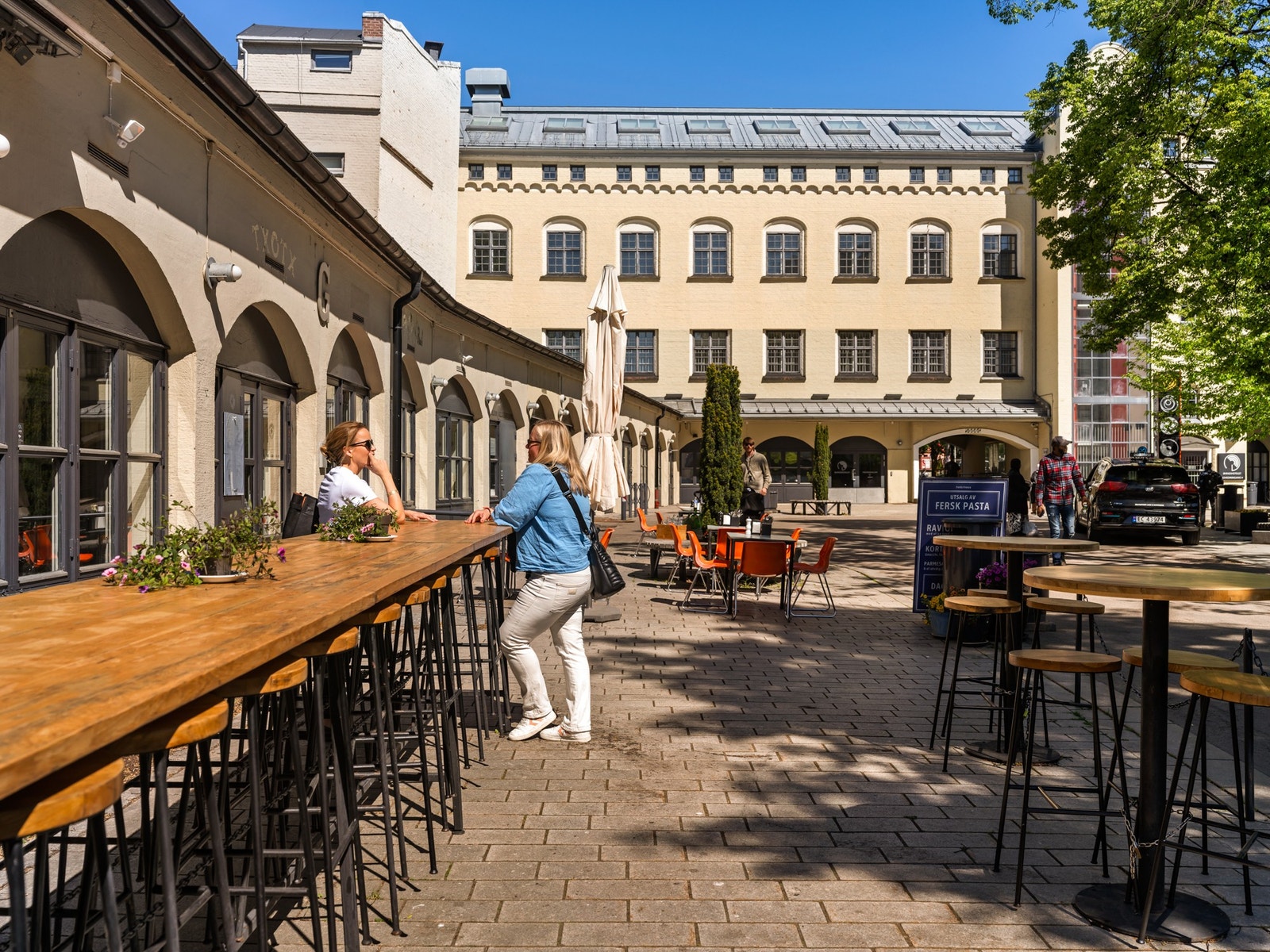 Her kan du nyte lunsjen eller ha after work i solen Galleribilde