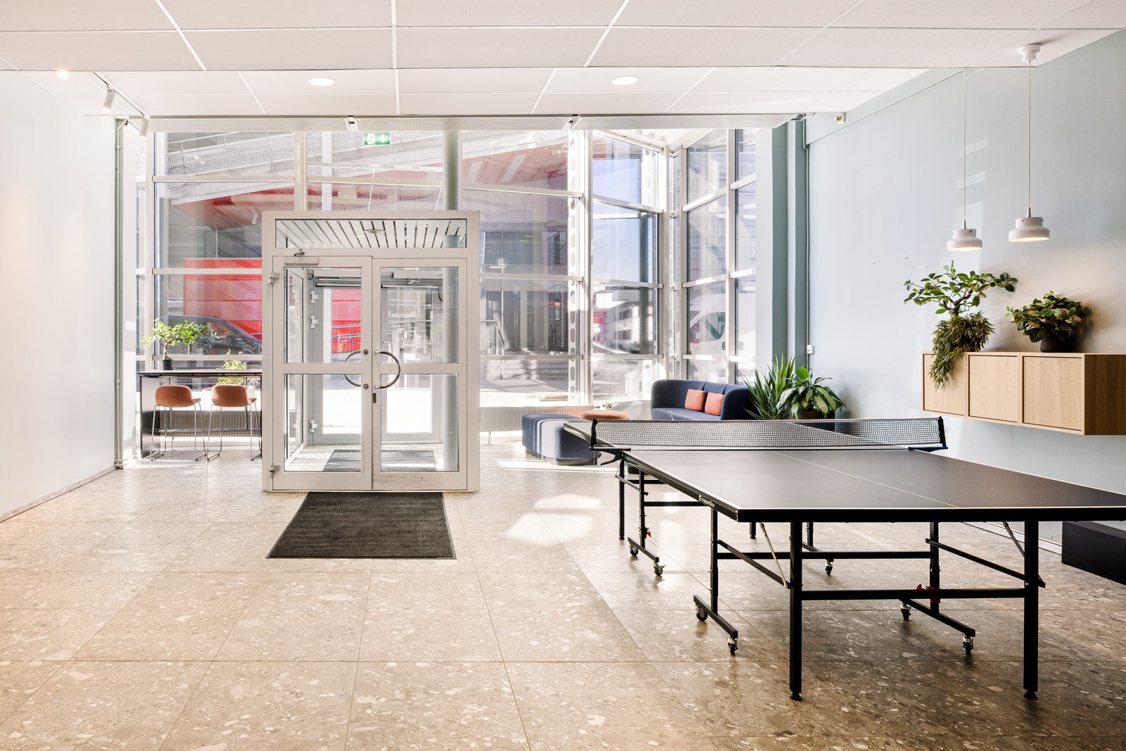 Bordtennis i fellesarealer Galleribilde