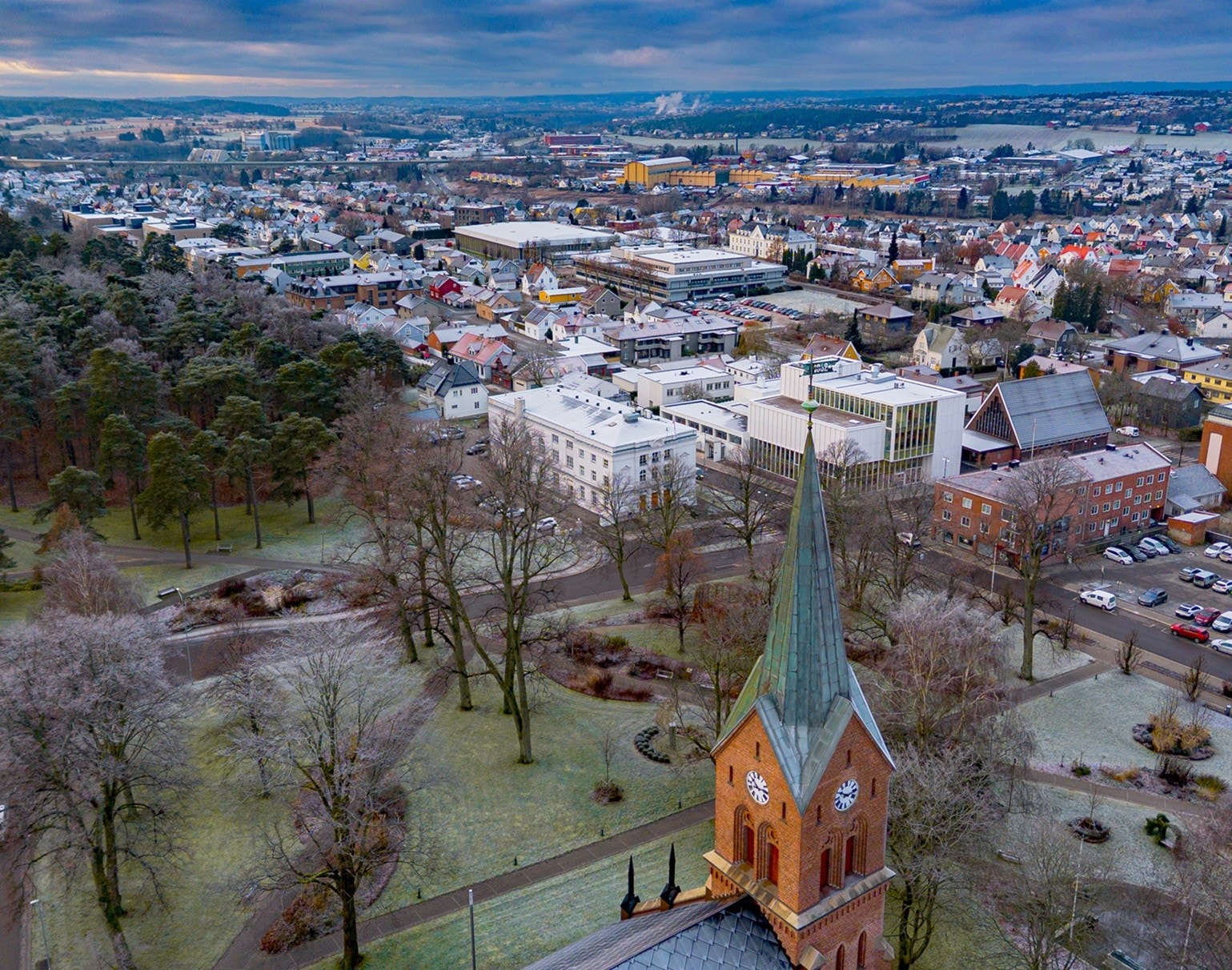 Festiviteten - fra Kirkeparken, mot sørvest Galleribilde
