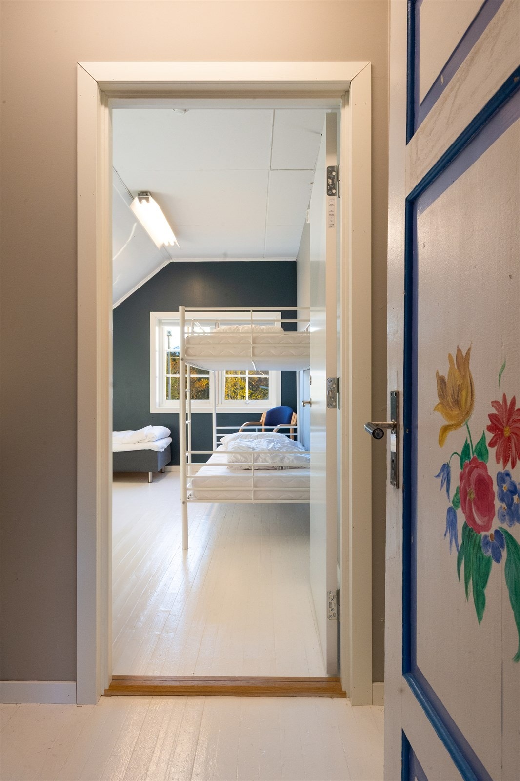 Fra hall mot rom 9. Galleribilde