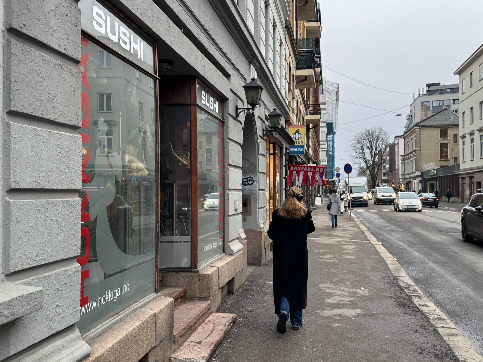 Bussholdeplass er et steinkast unna Galleribilde