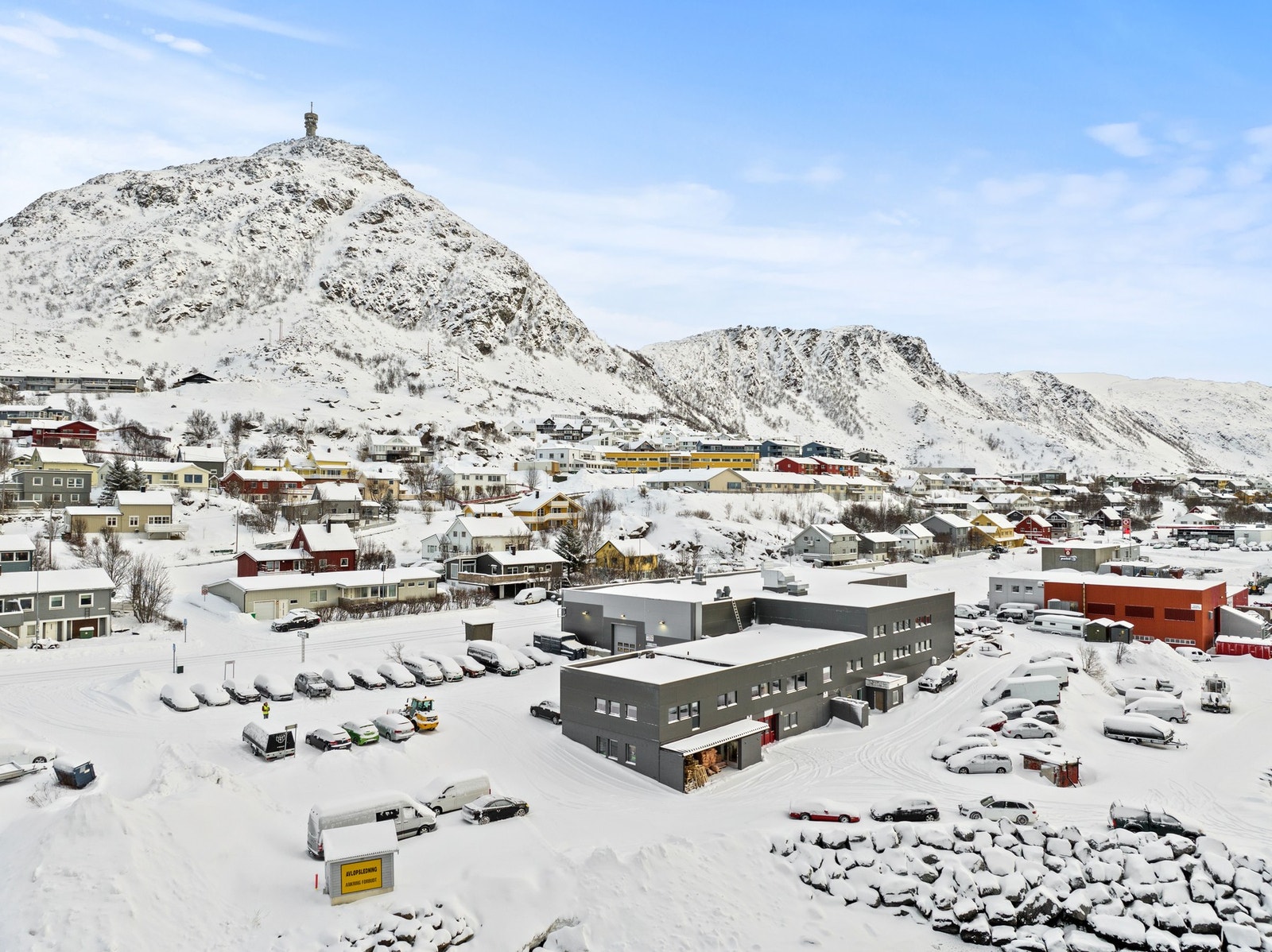 Flott beliggenhet. Tyven vises i bakgrunnen. Galleribilde