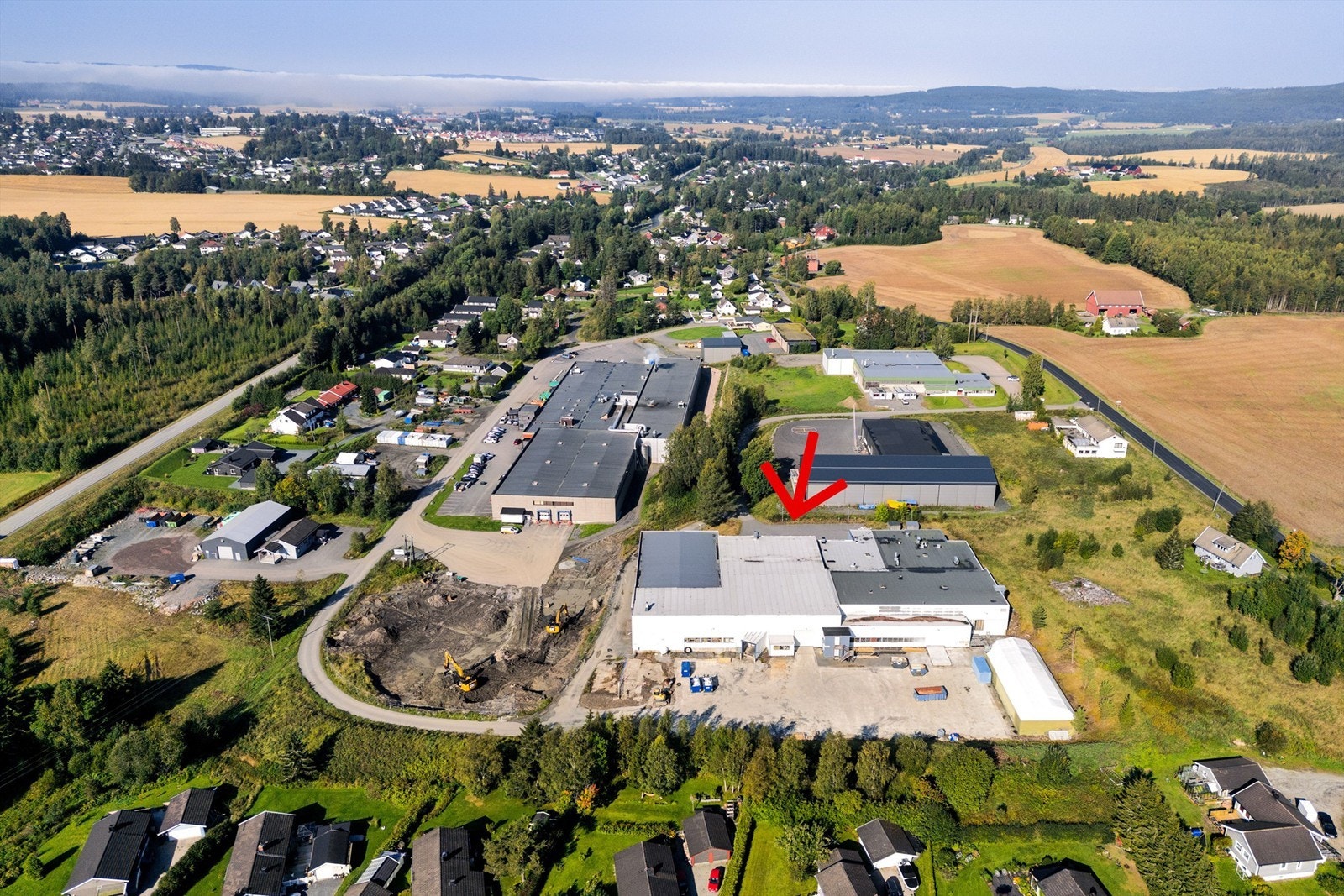 Lager, høytlager og kontor - Enkelte av lokalene kan ytterligere deles opp. Beliggende i etablert industriområde i Aurskog-Høland kommune. Galleribilde