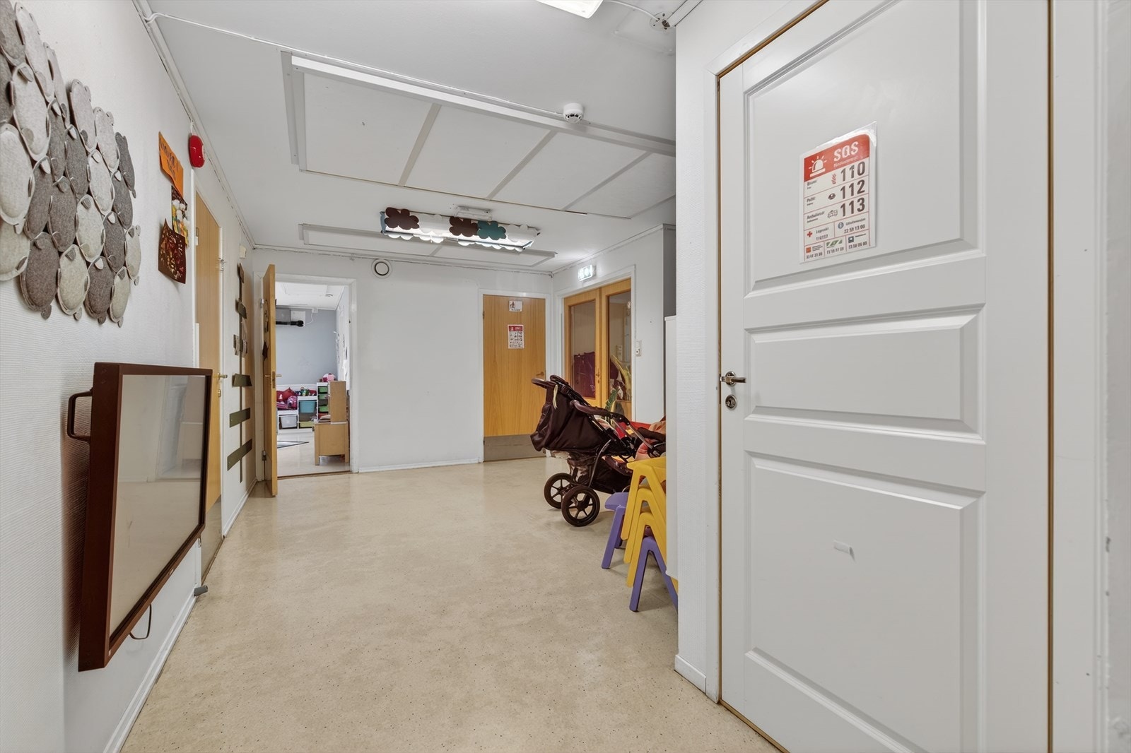 Fra inngangspartiet barnehage Galleribilde