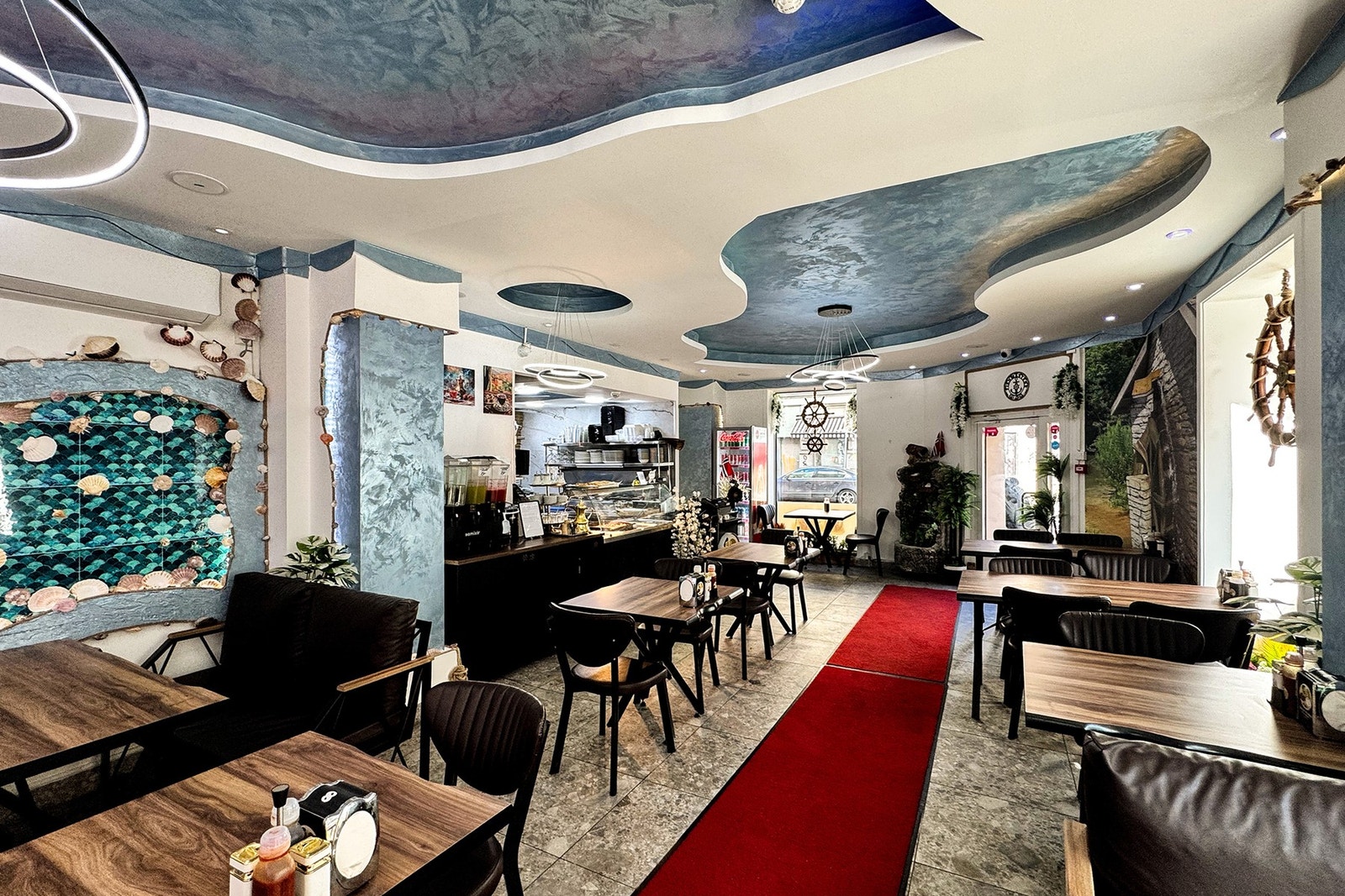 Innsiden av restauranten Galleribilde