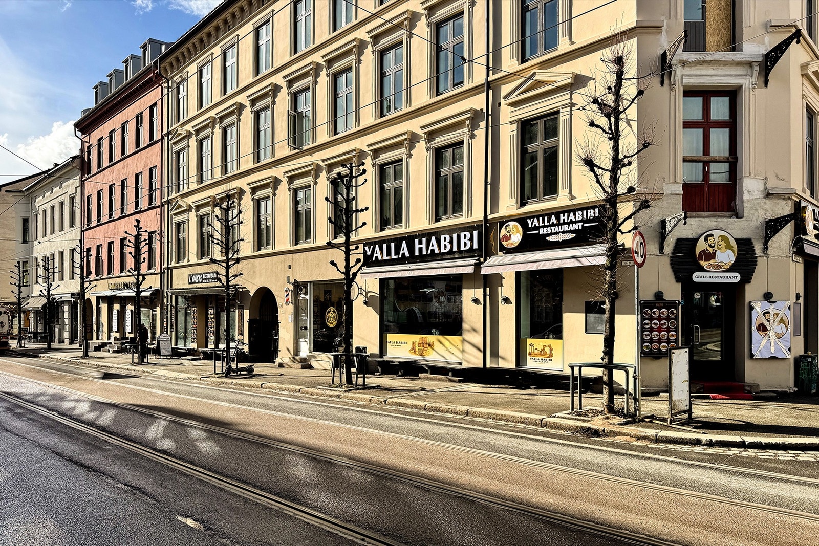Hjørnebeliggenhet med meget god eksponering Galleribilde