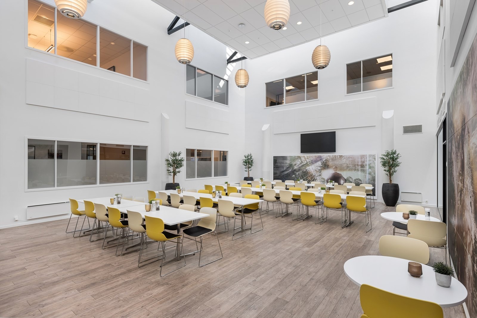 Hyggelig kantine for byggets leietakere.