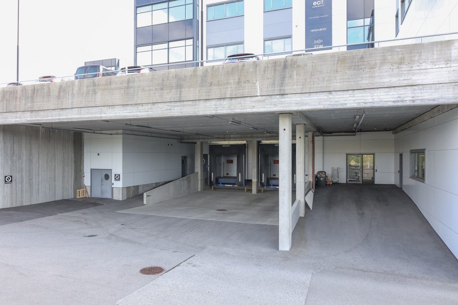 Tilkomst til lager via lasteramper