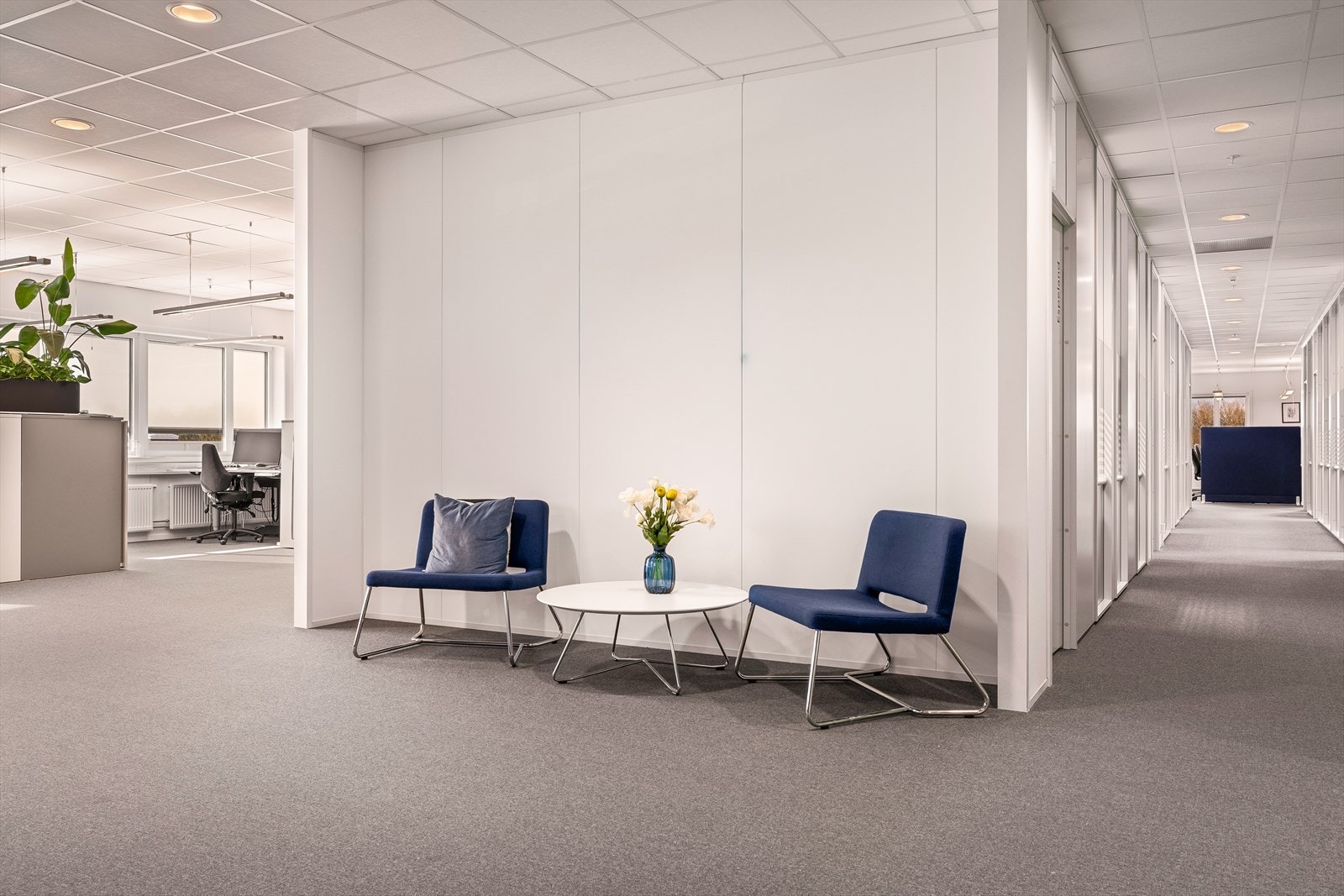 Hyggelig inngangsparti til lokalene i 2. etg.