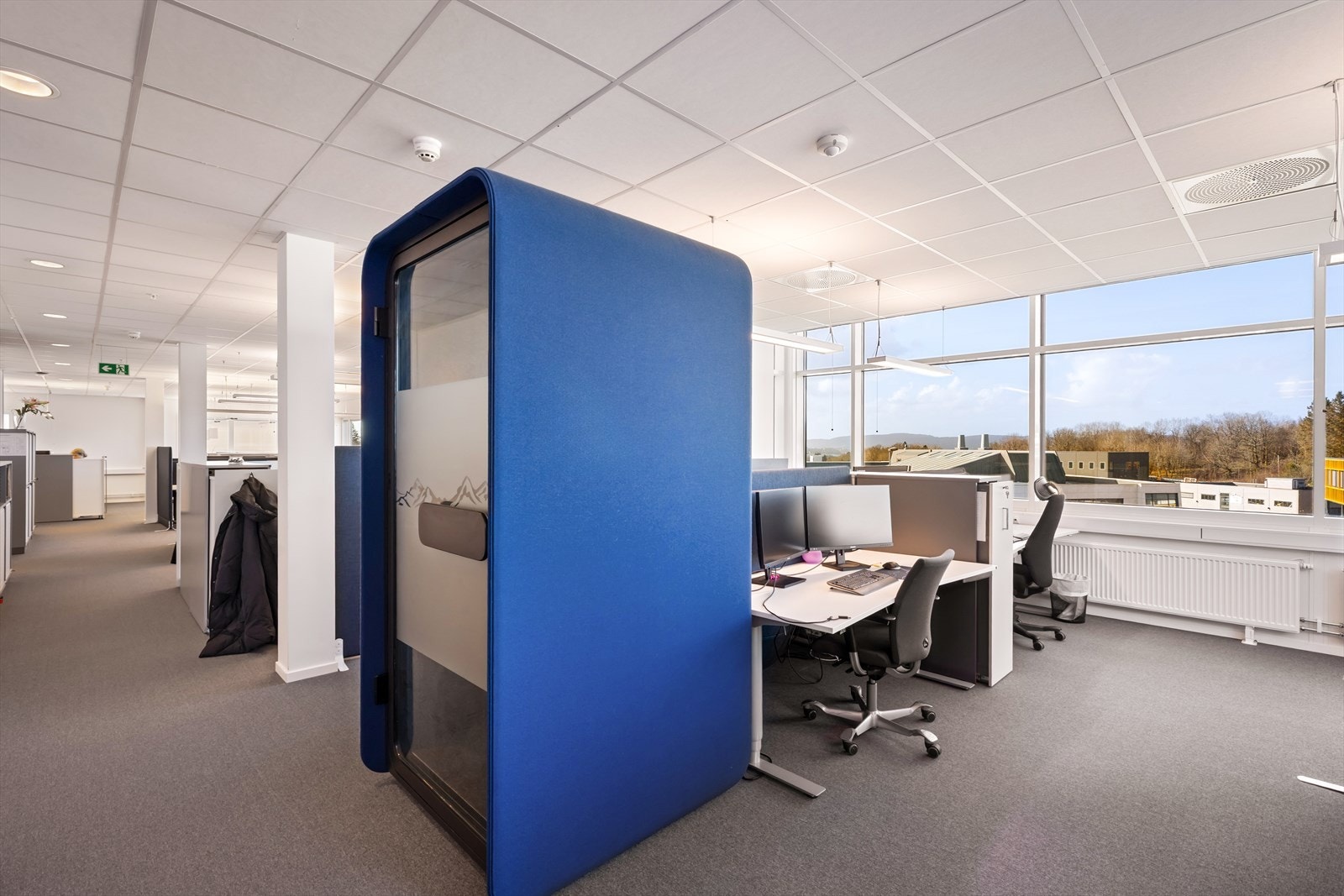 Bilde fra ledige lokaler i 2. etasje, ca. BTA 700 m². Mulig å dele opp arealet for 2 leietakere.