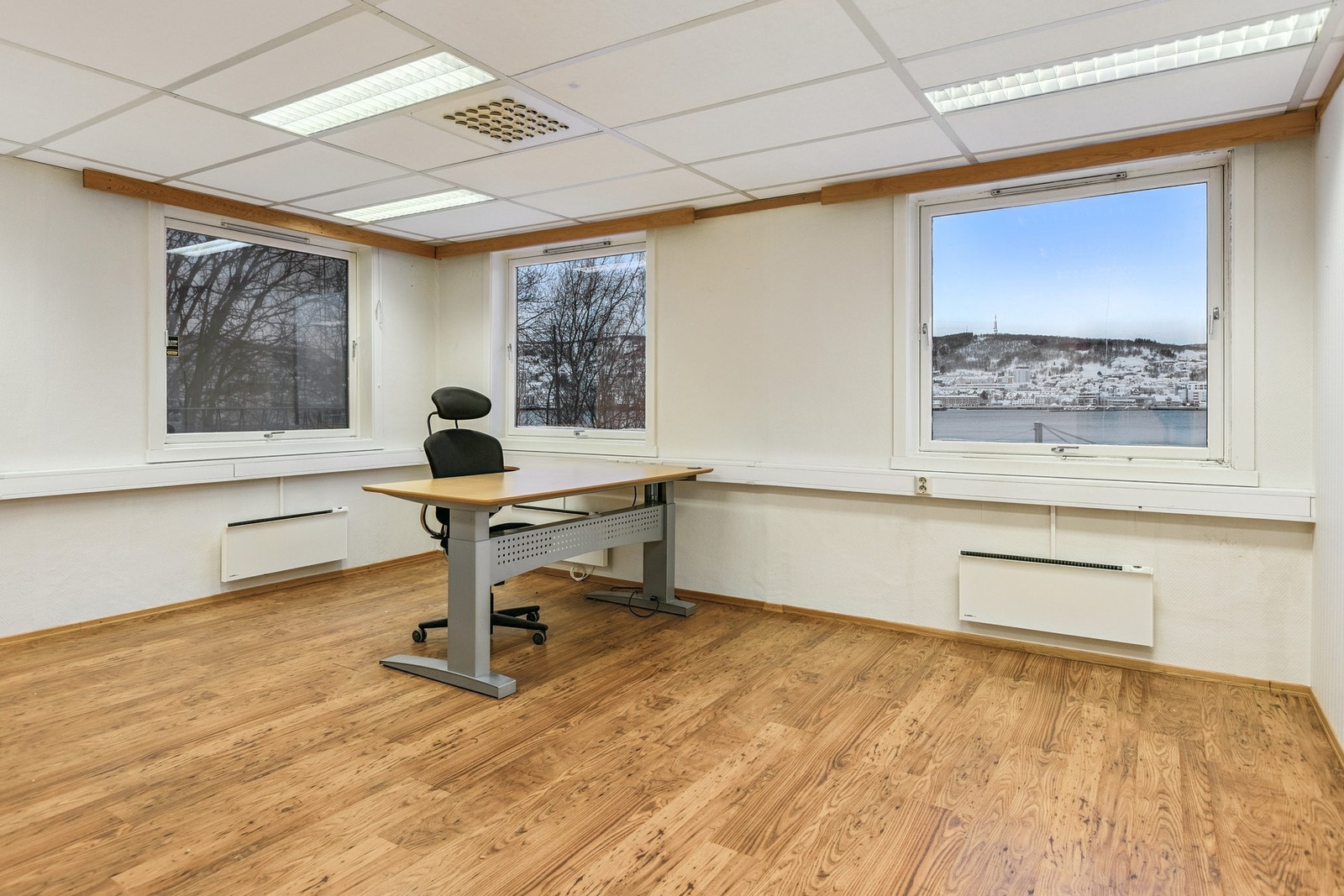 Kontor og 2.ets Galleribilde