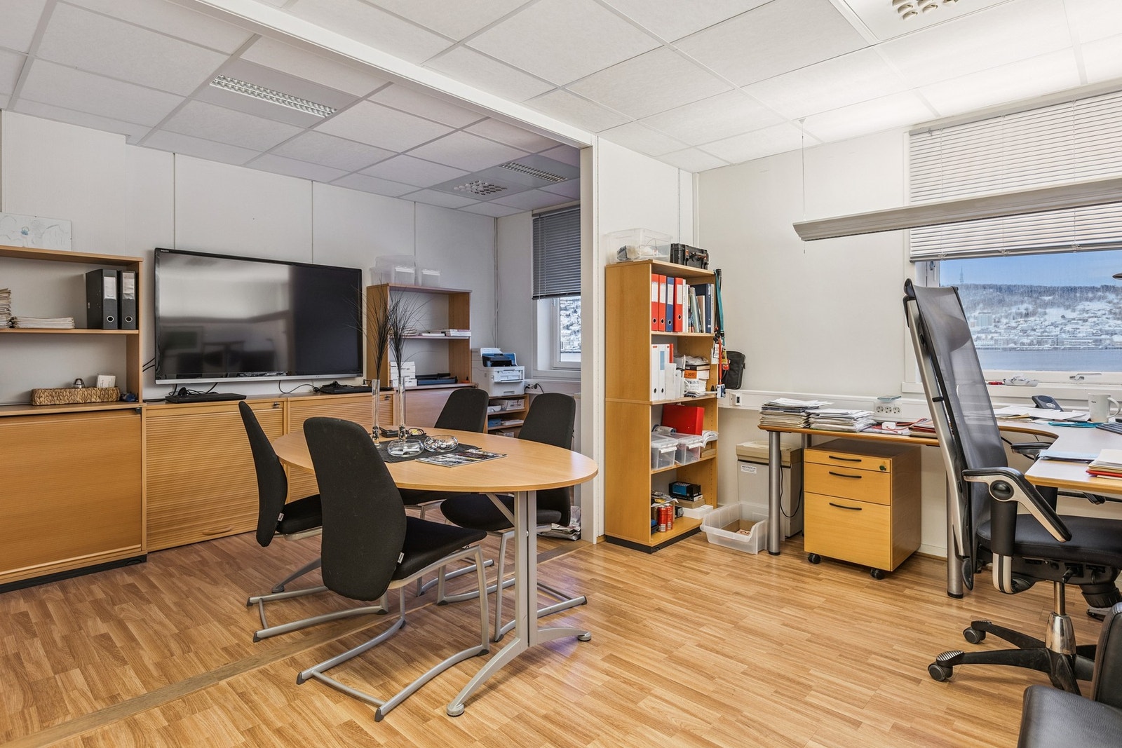 Kontor og 2.ets Galleribilde