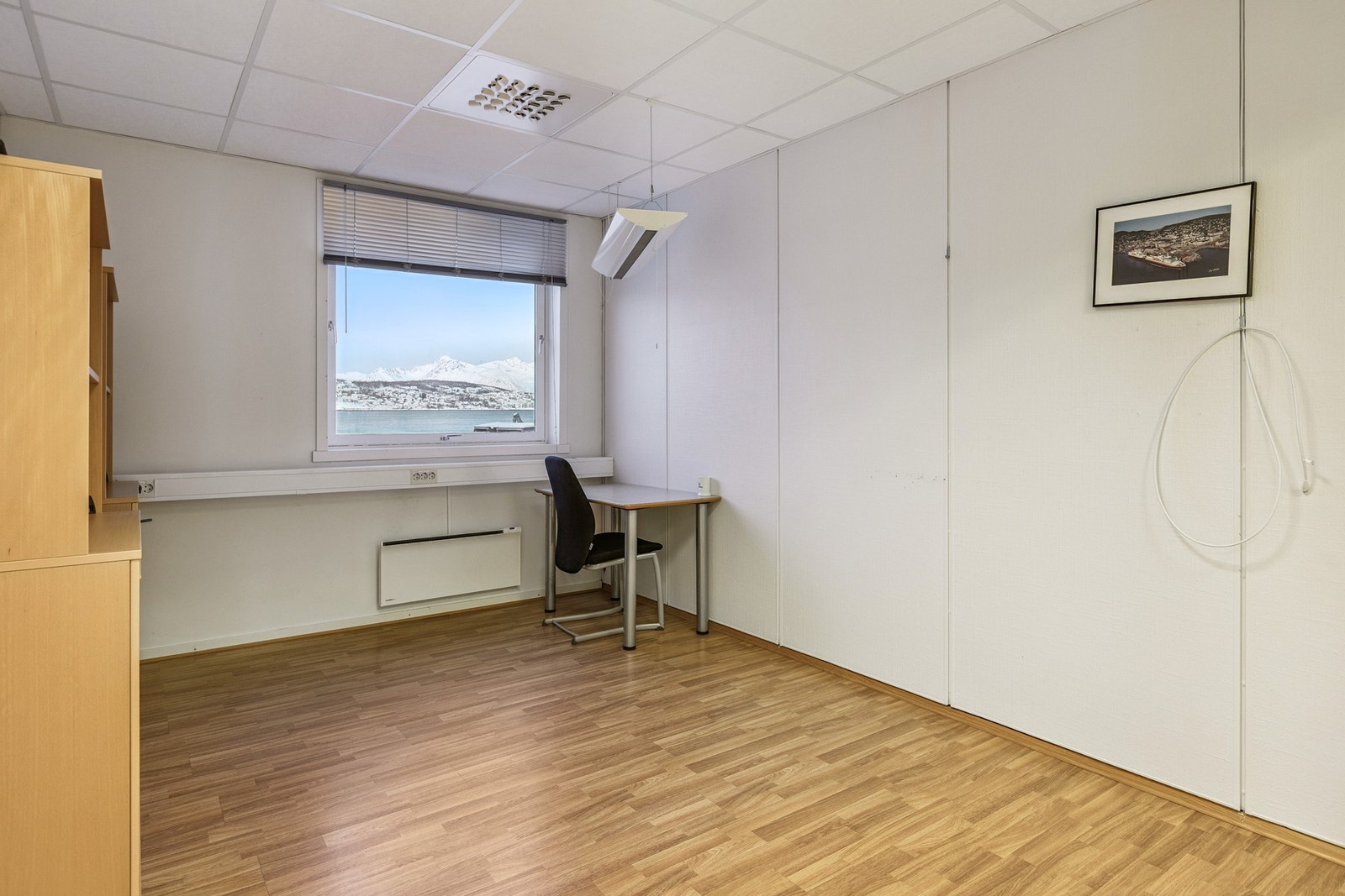 Kontor og 2.ets Galleribilde