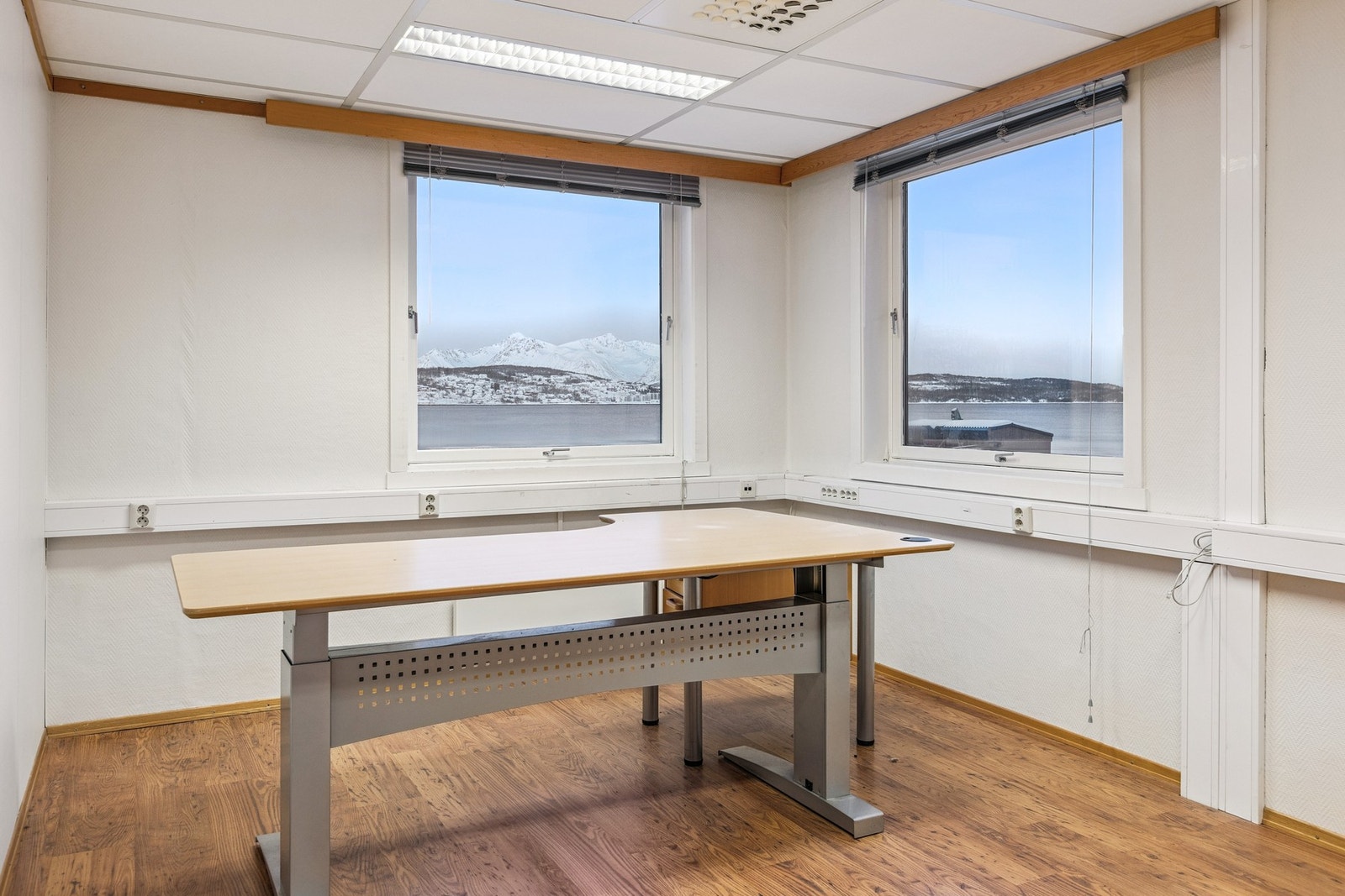 Kontor og 2.ets Galleribilde