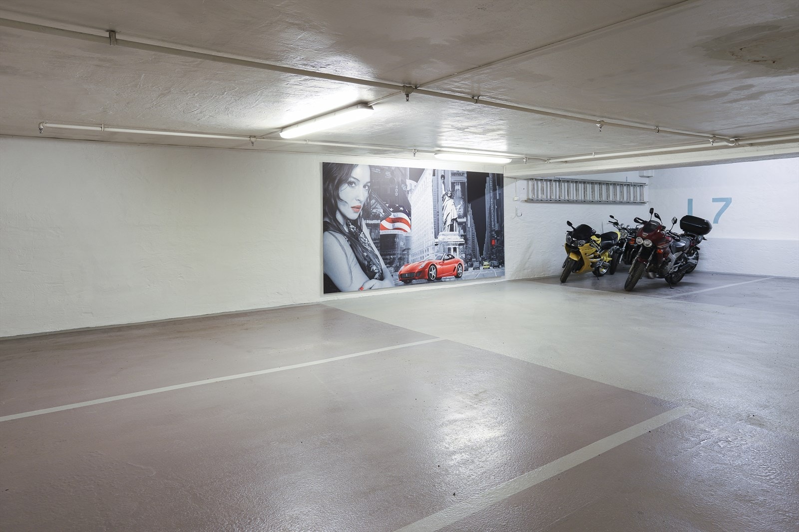 Arnstein Arnebergs vei 30 - Garasje Galleribilde