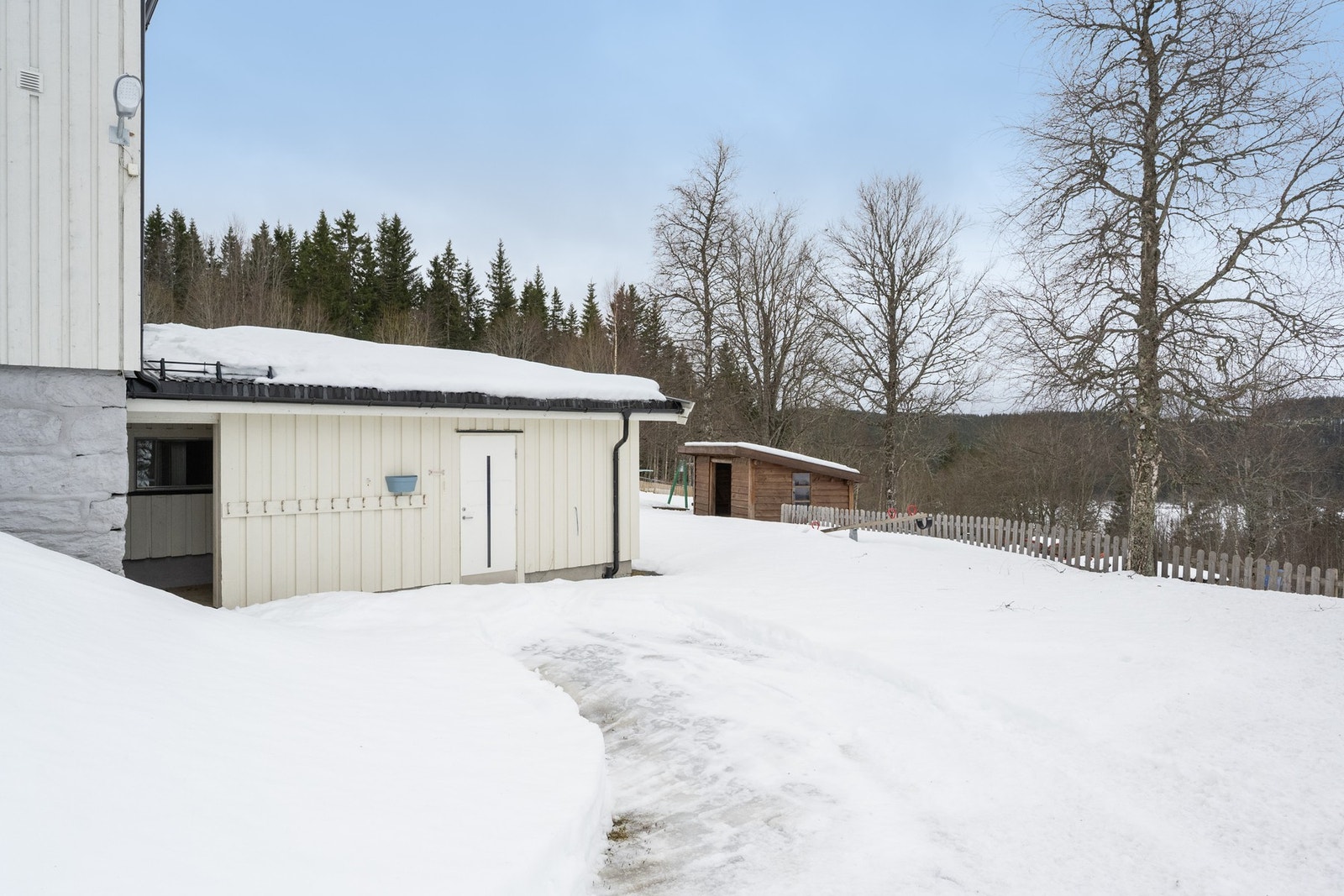 Uthus fra ca. 1975 med bodrom. Galleribilde