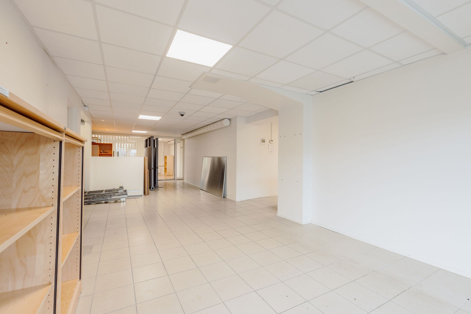 Romslig inngangsparti for showrom / utstilling / ekspedisjon Galleribilde