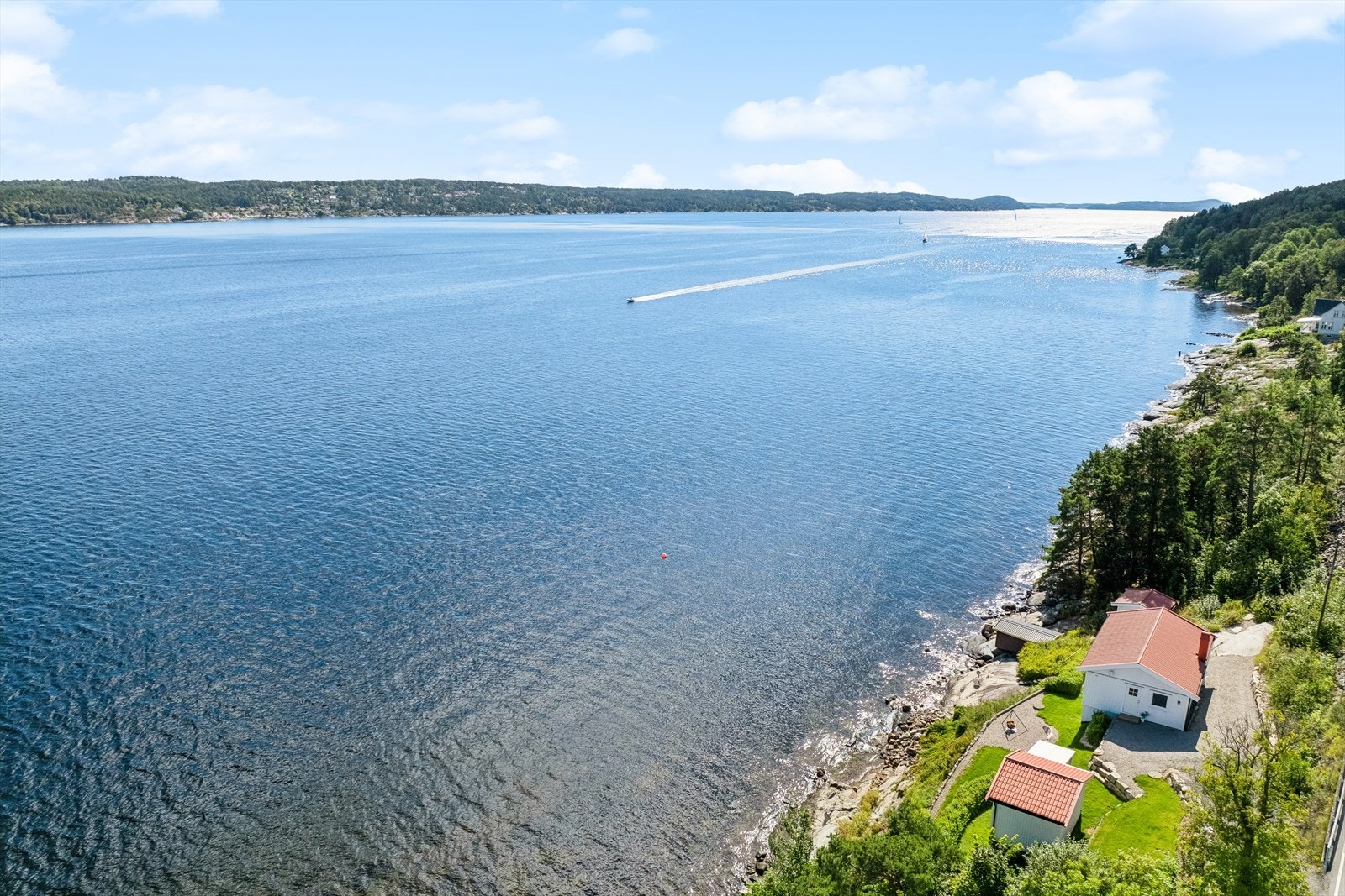 Her forenes kvalitet, idyll og naturskjønn beliggenhet, hvor hver årstid har sin egen sjarm. Galleribilde