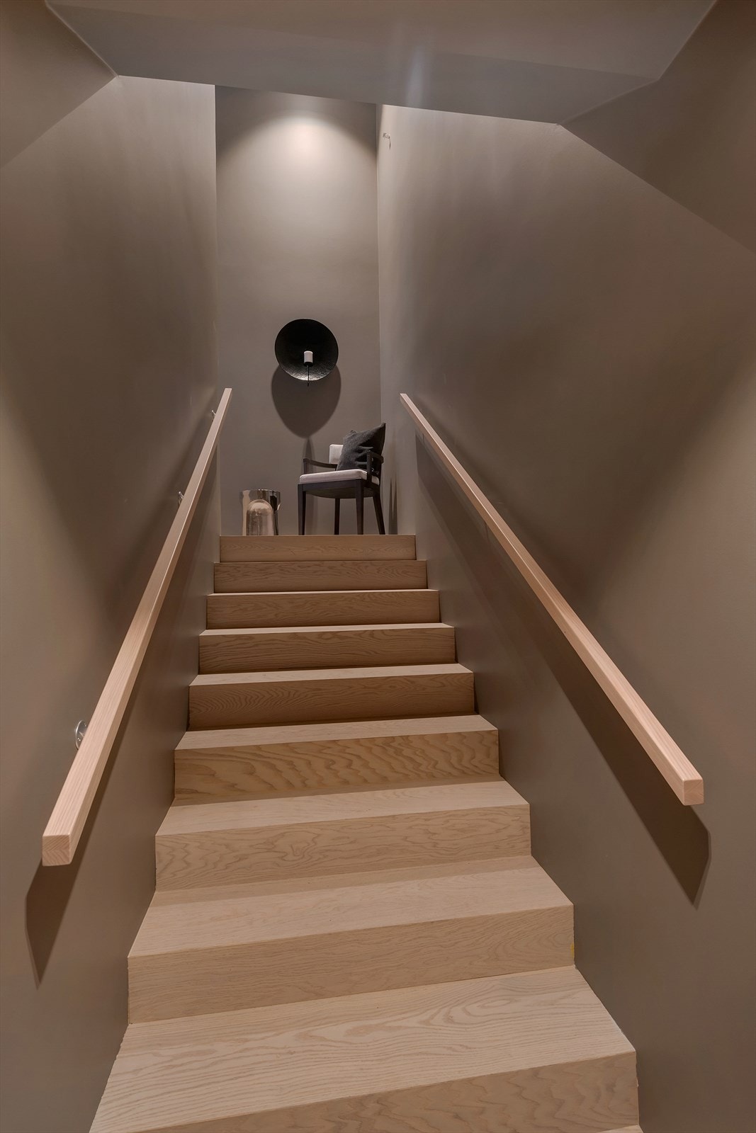 Trapp internt i leiligheten som kun benyttes dersom man ikke kommer med heisen Galleribilde