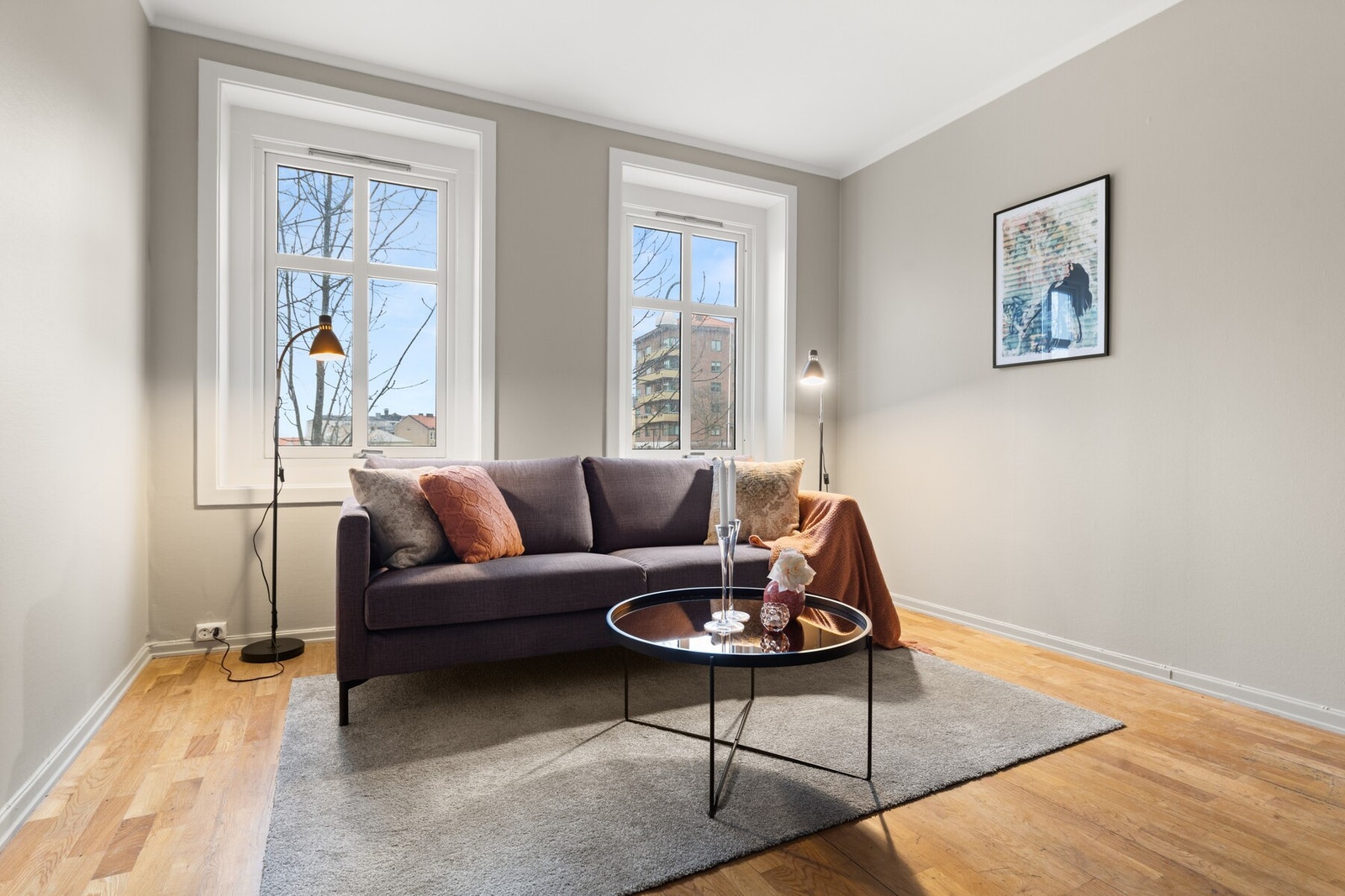 Leiligheten ligger i 2 etasje og har god takhøyde. Galleribilde