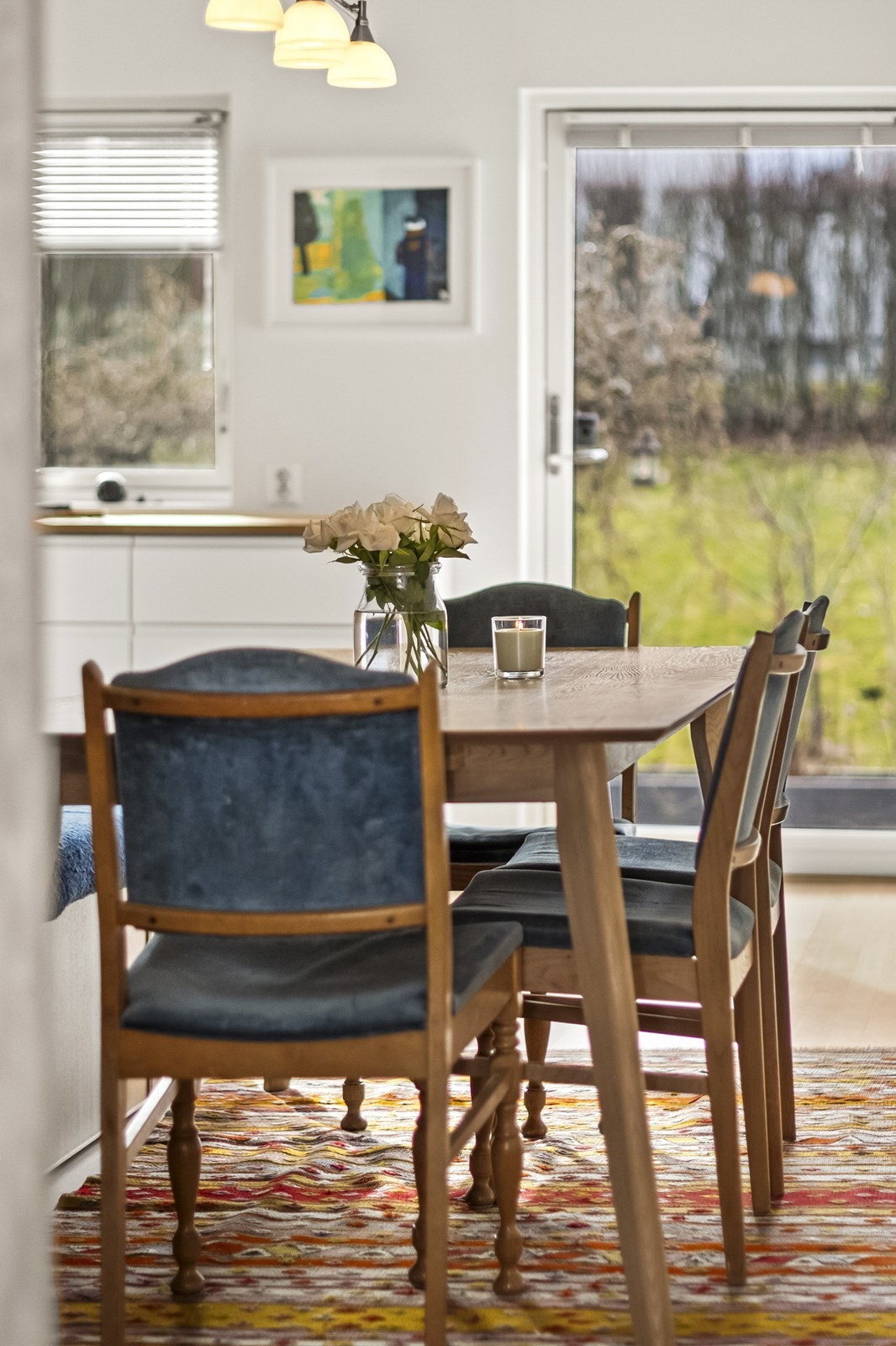 Utsikt mot hagen fra spiseplassen. Galleribilde