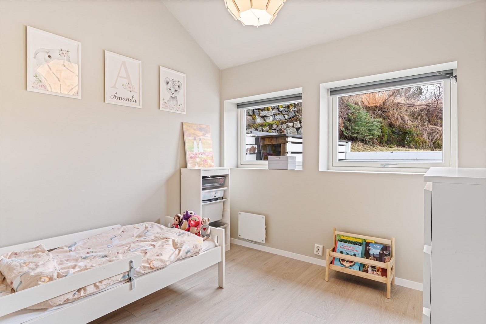 - Soverom 2 er også av god størrelse - Galleribilde