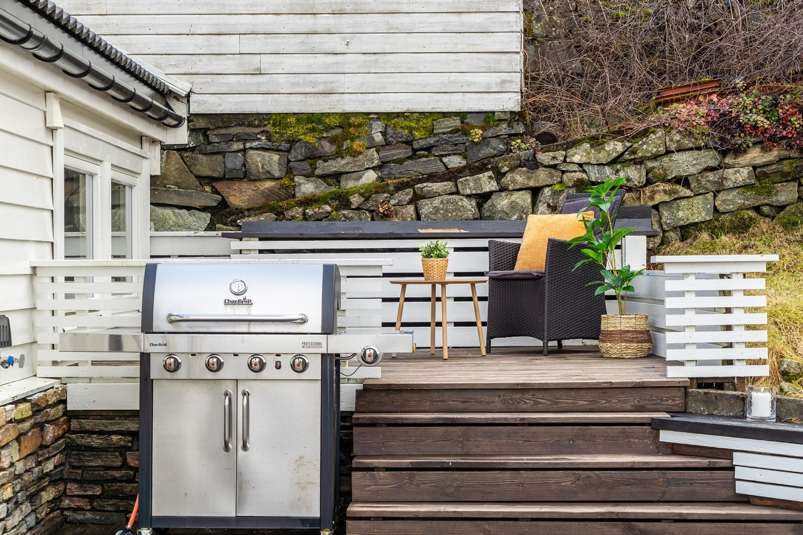 - Terrassen går over flere nivåer, noe som gjør at man kan innrede i ulike soner - Galleribilde