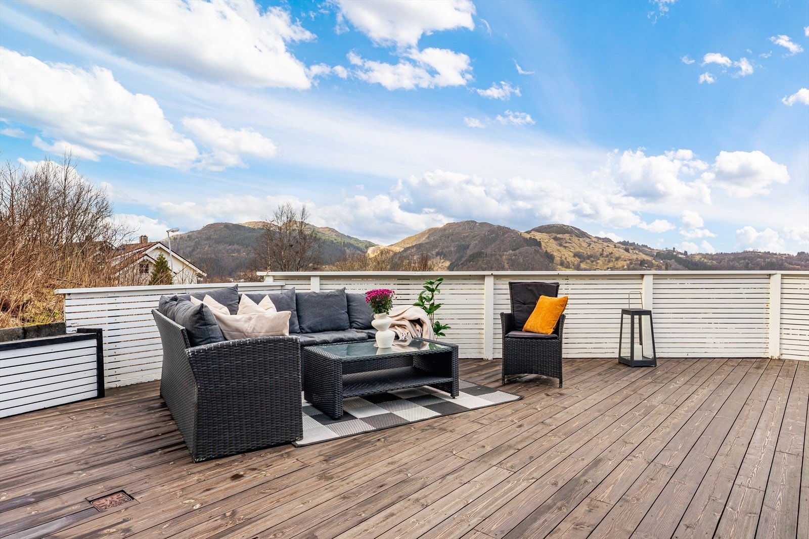 - En innholdsrik leilighet med fantastiske uteområder og attraktiv beliggenhet - Galleribilde