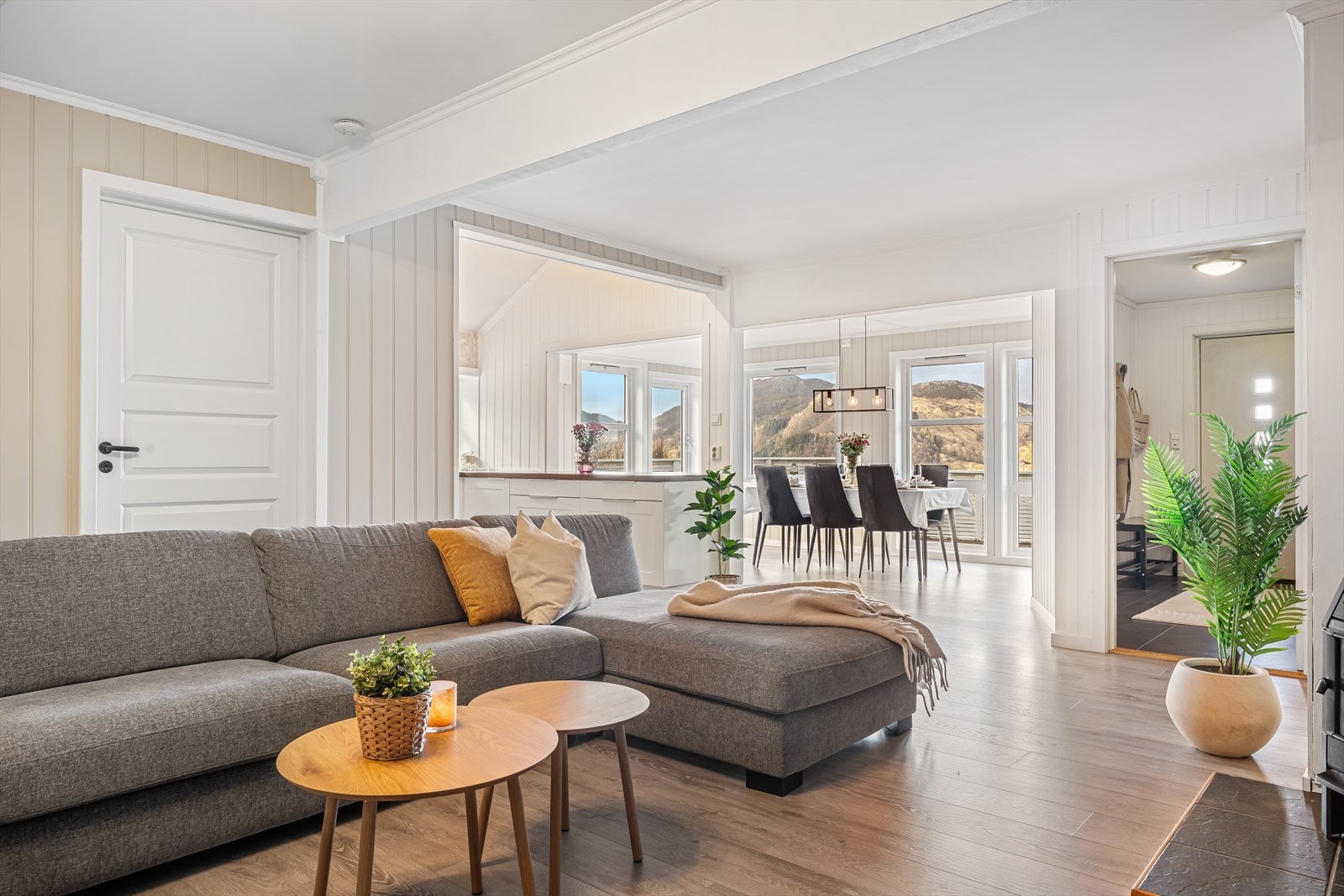 - Nordvik Bolig v/Nirujan K Nathan har gleden av å presentere Langarinden 330! (Foto: Arvid Berg) - Galleribilde