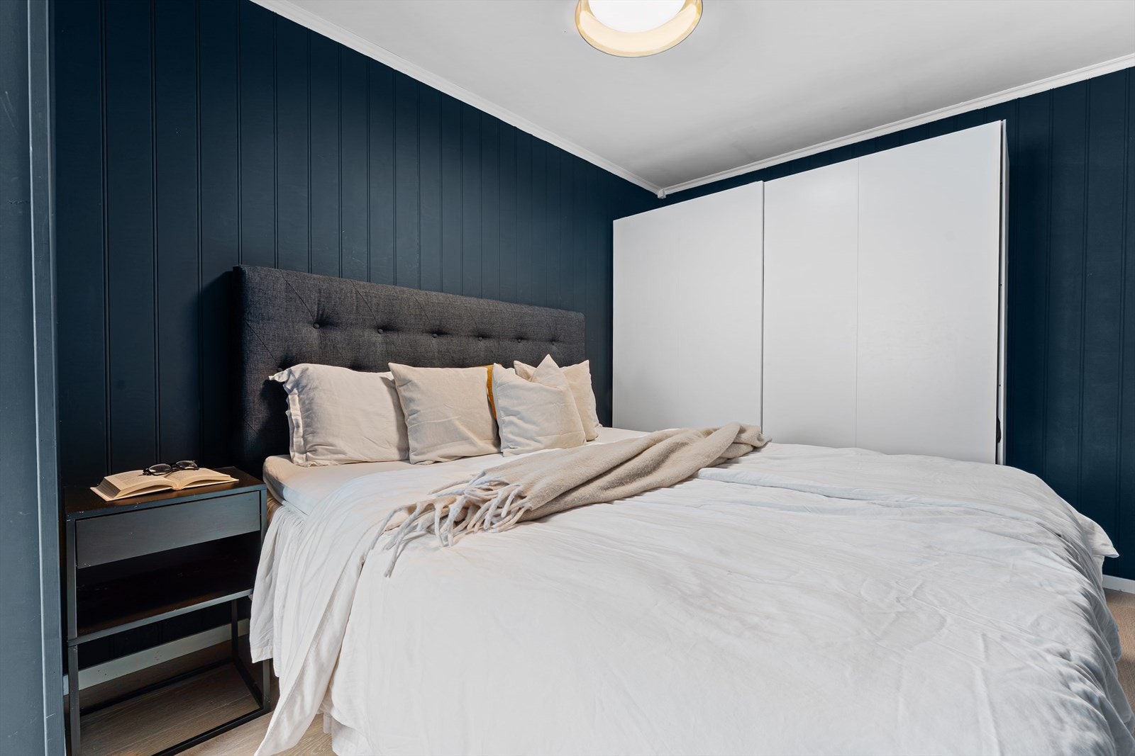 - Her har man god plass til en garderobeløsning også - Galleribilde