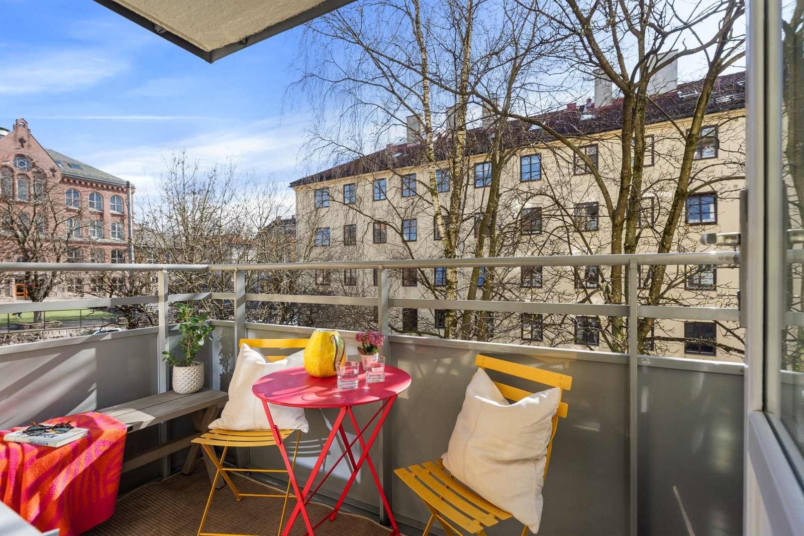 Hyggelig balkong (4 m²) vendt mot aksjelaget sin rolige bakgård. Galleribilde